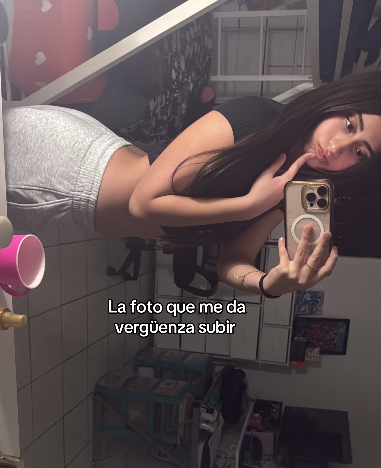 @dani_>l<
