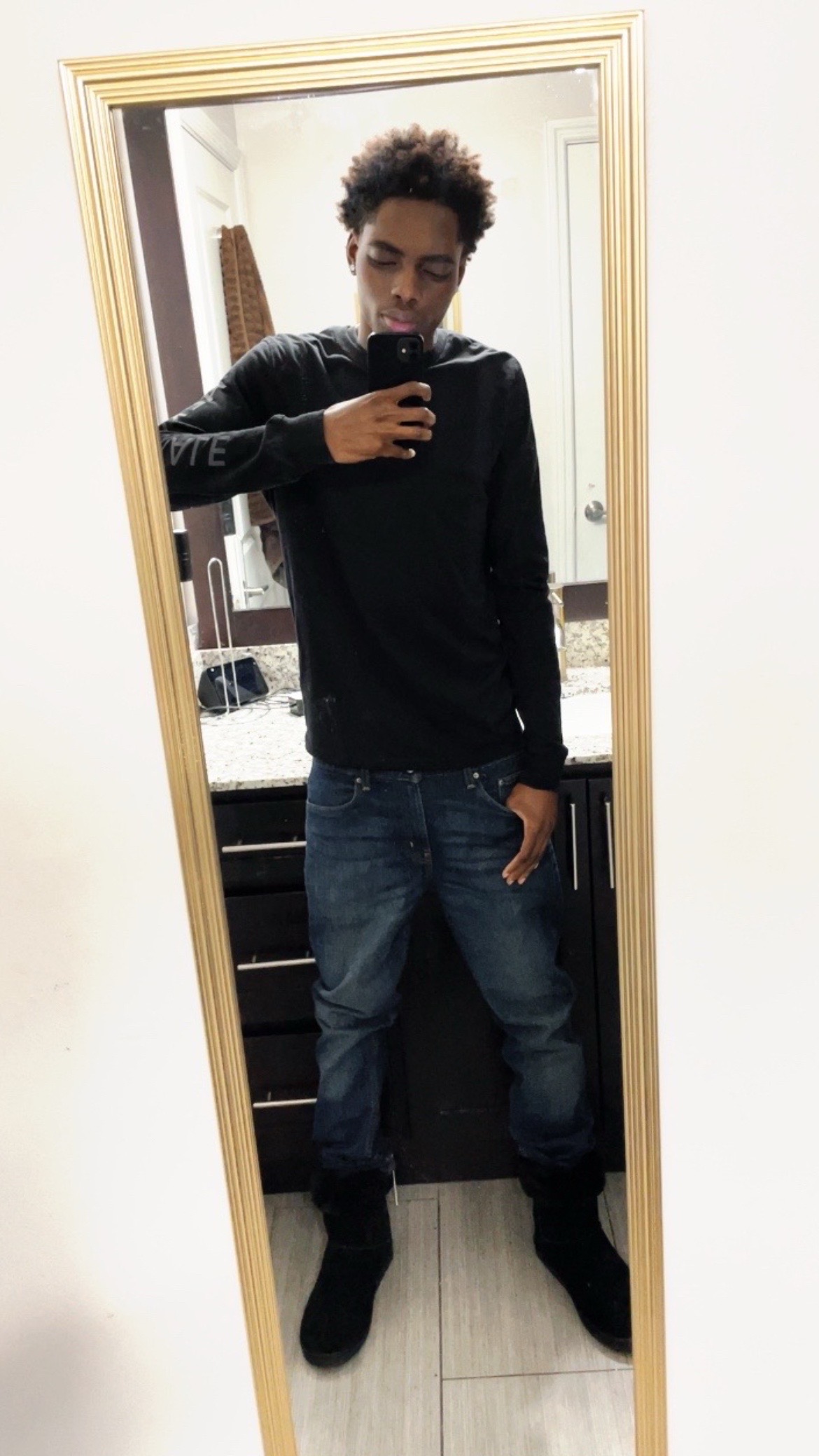 @￼