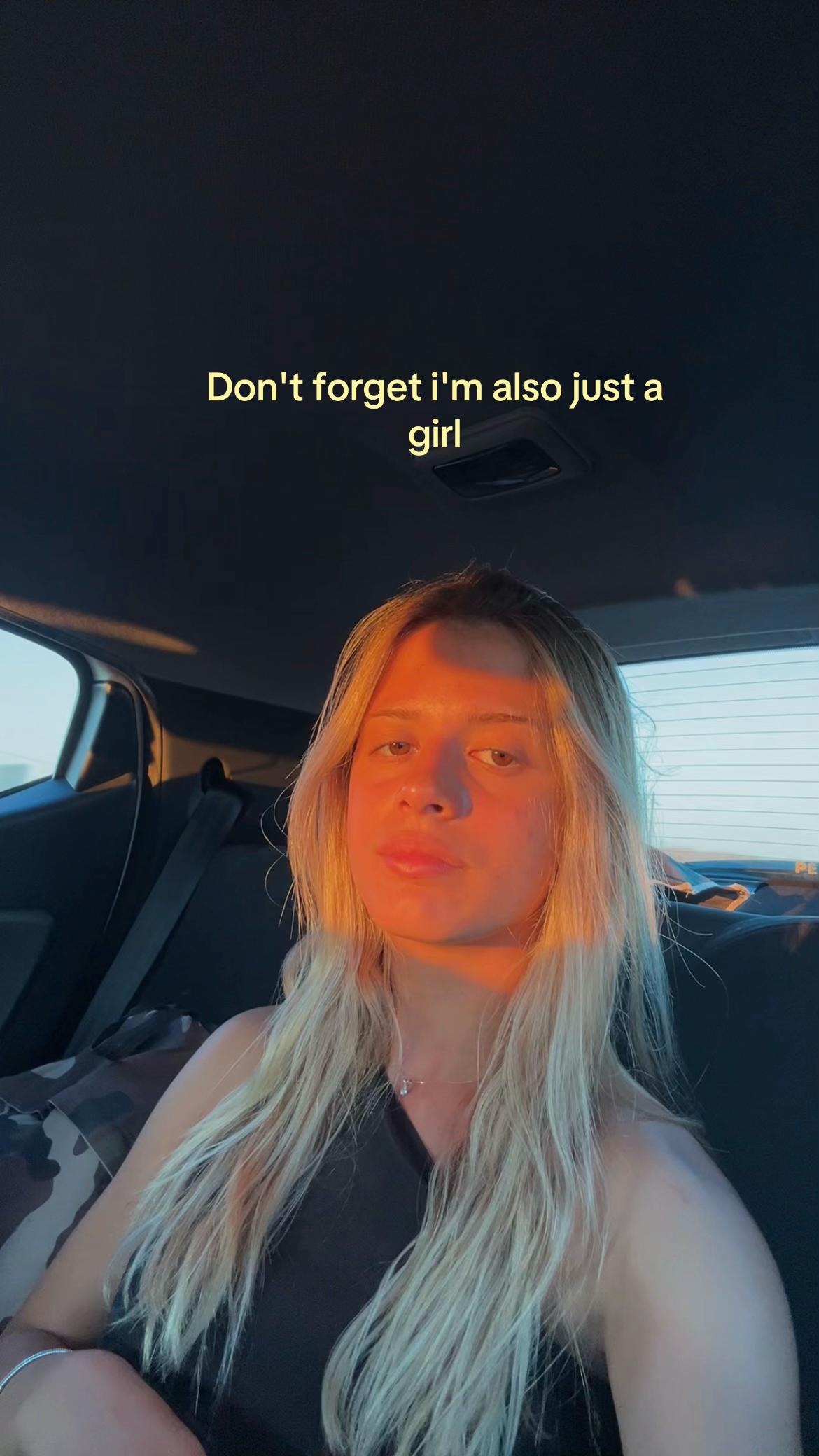 @𝓥𝓲𝓸𝓵𝓪