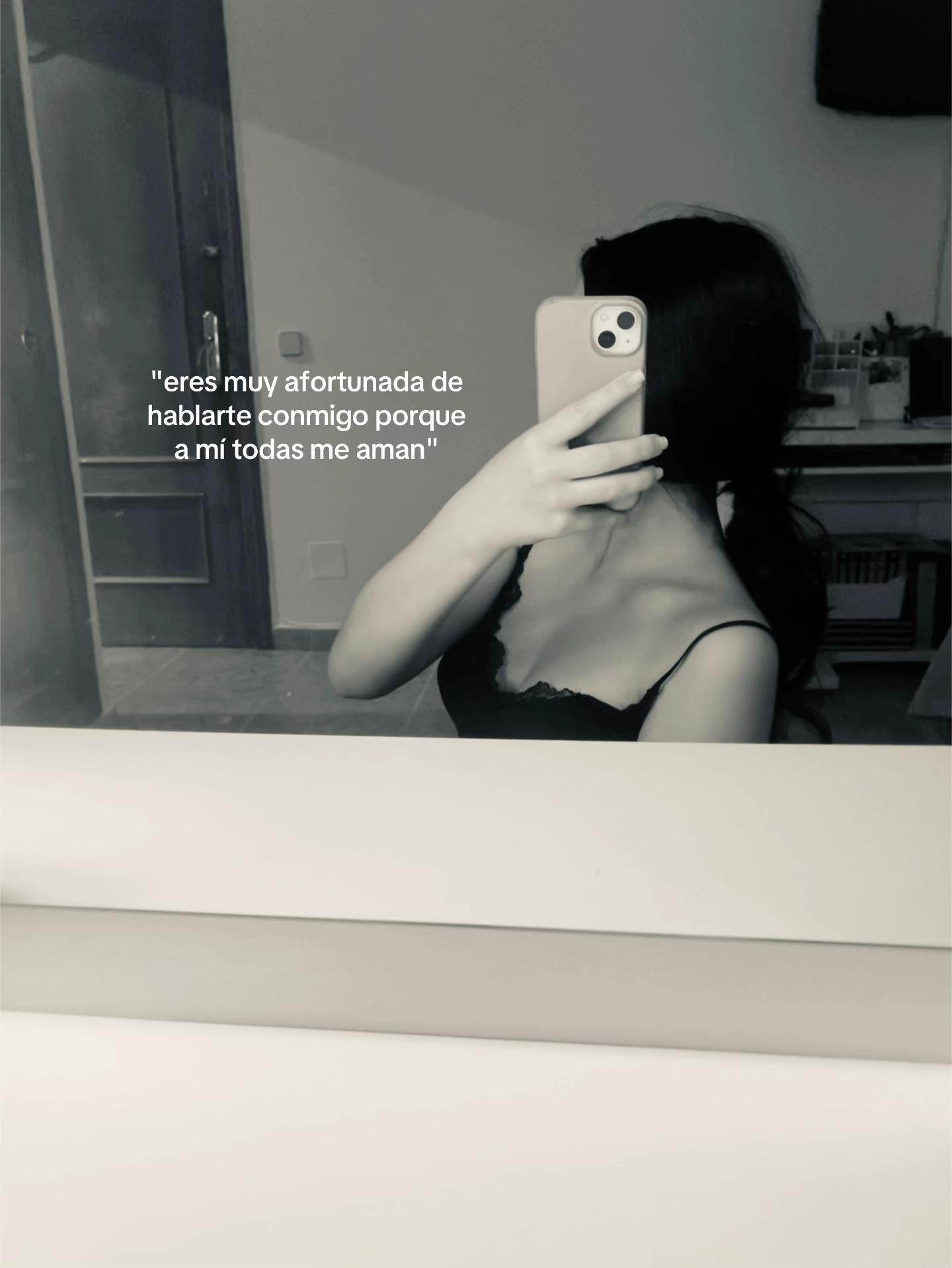 @luciaaseecret