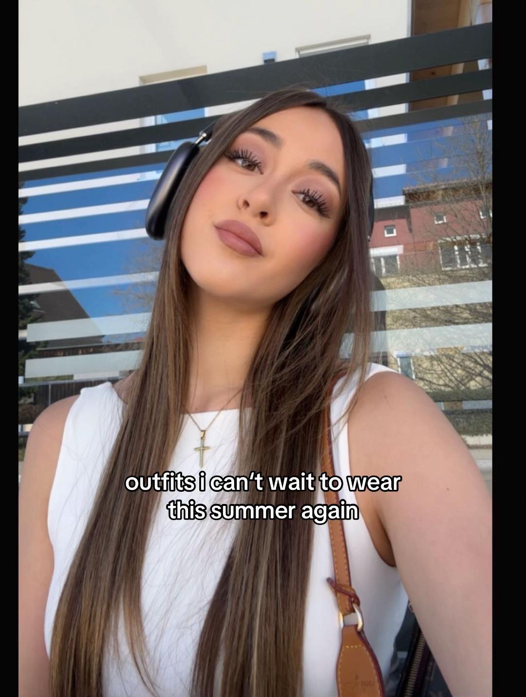 @Luna