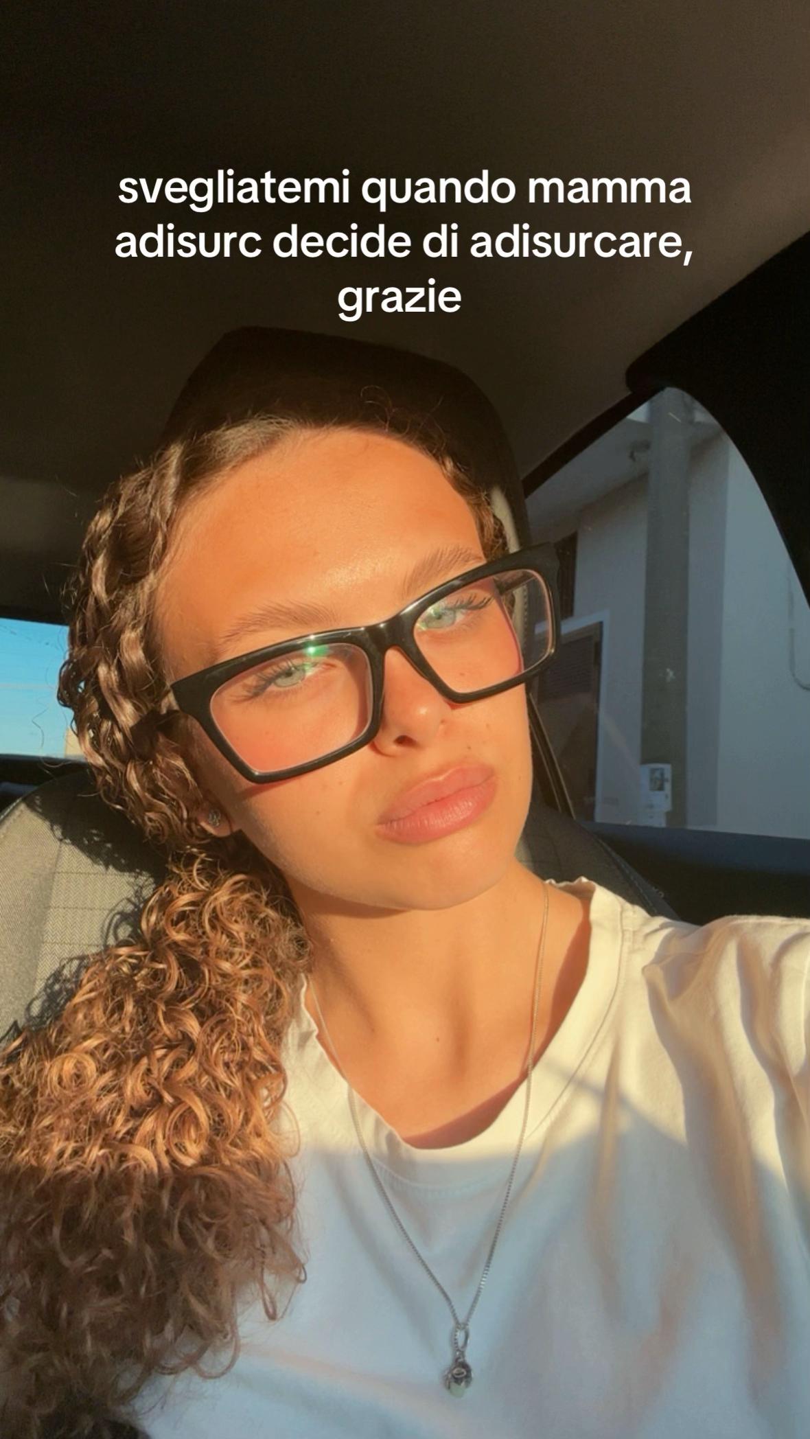 @R I C C I A⭐️