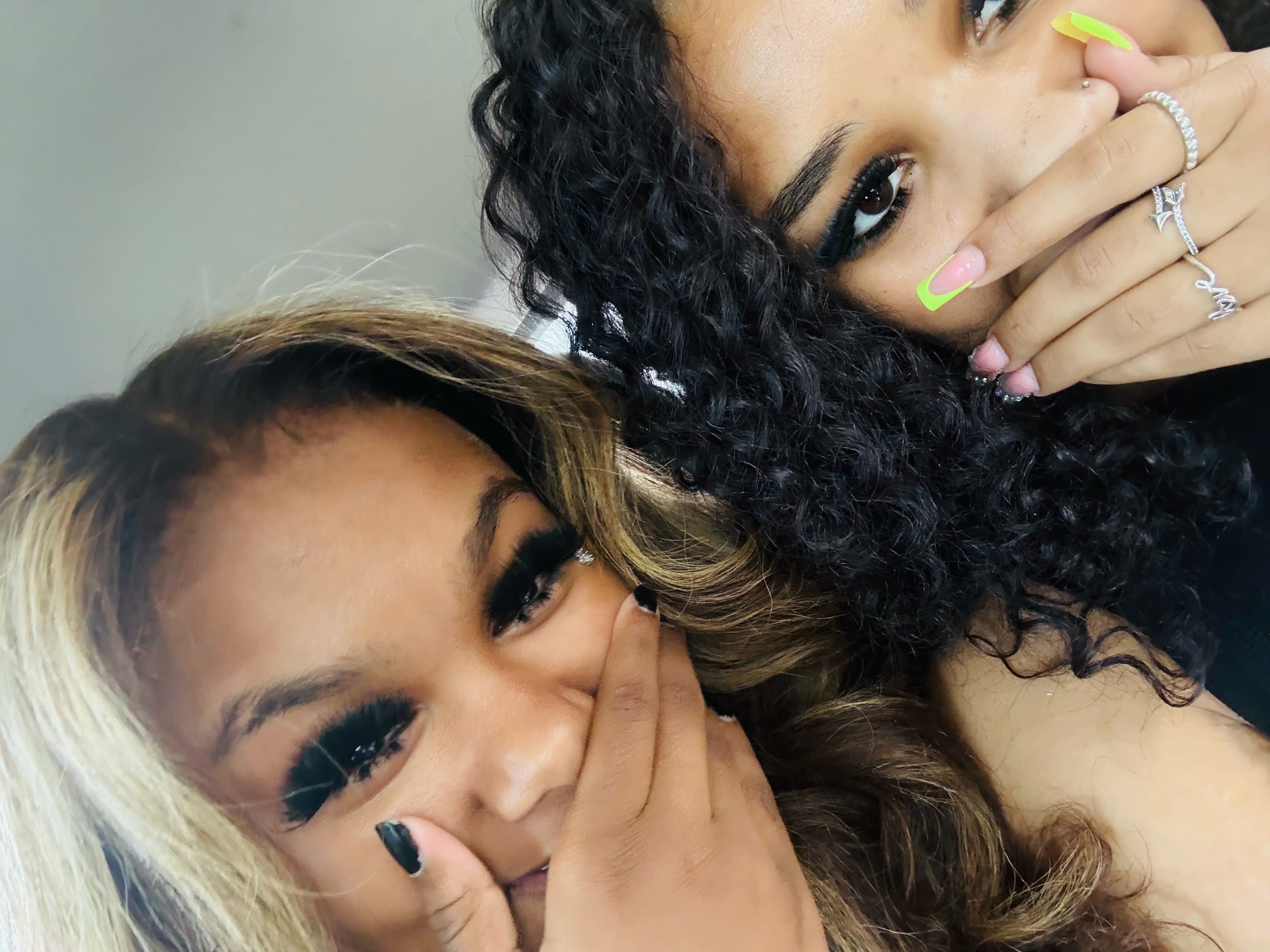 @youraaloserr_