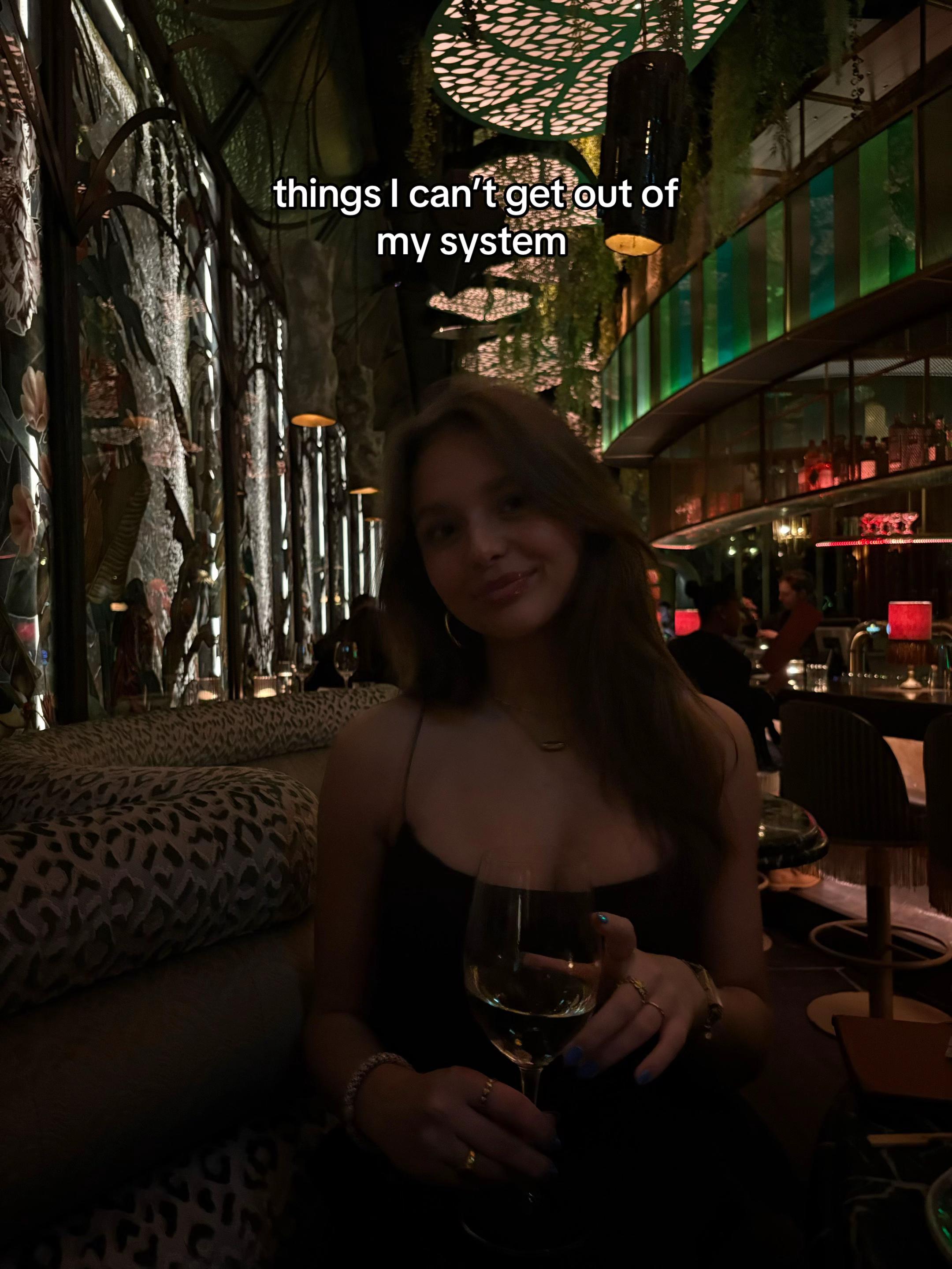 @<33