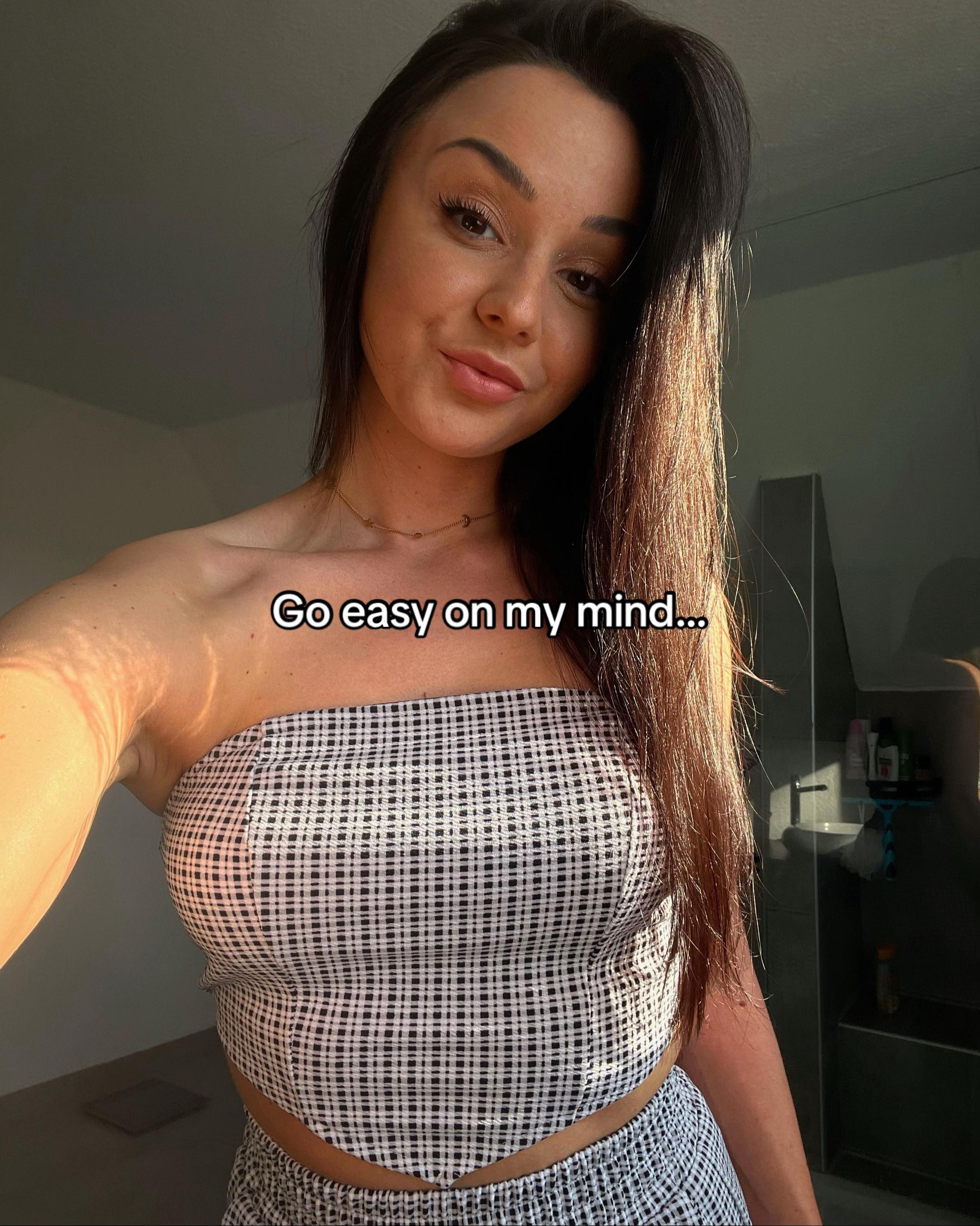 @𝐀𝐧𝐧𝐢𝐤𝐚 ♛