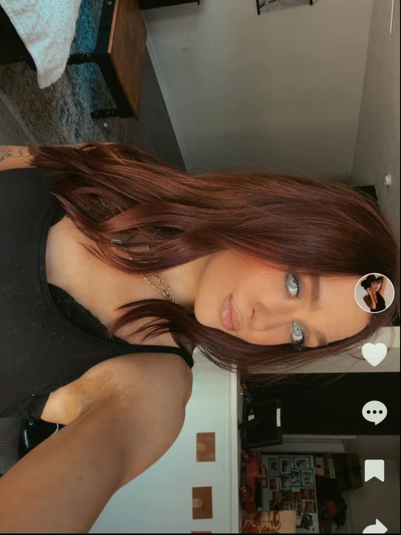 @Julie Bell 🦋