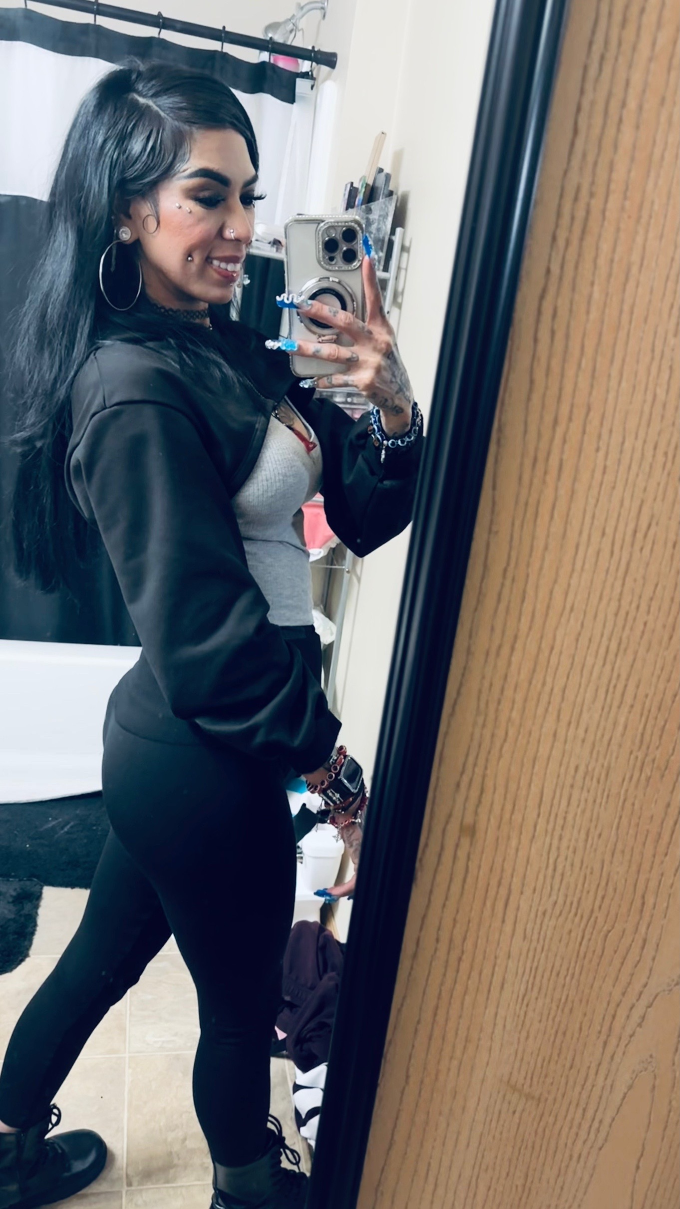 @Mi La