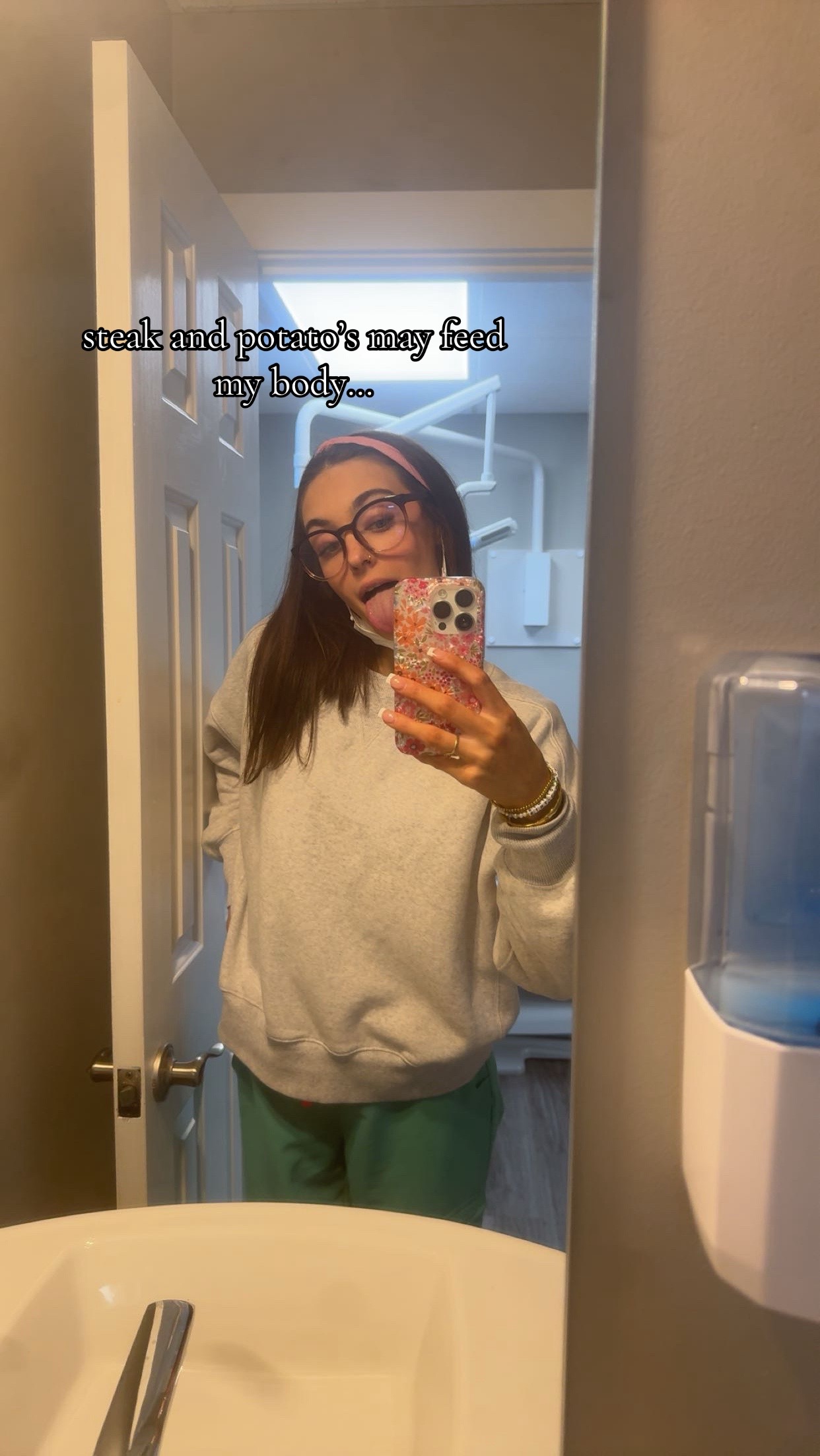 @ry<3