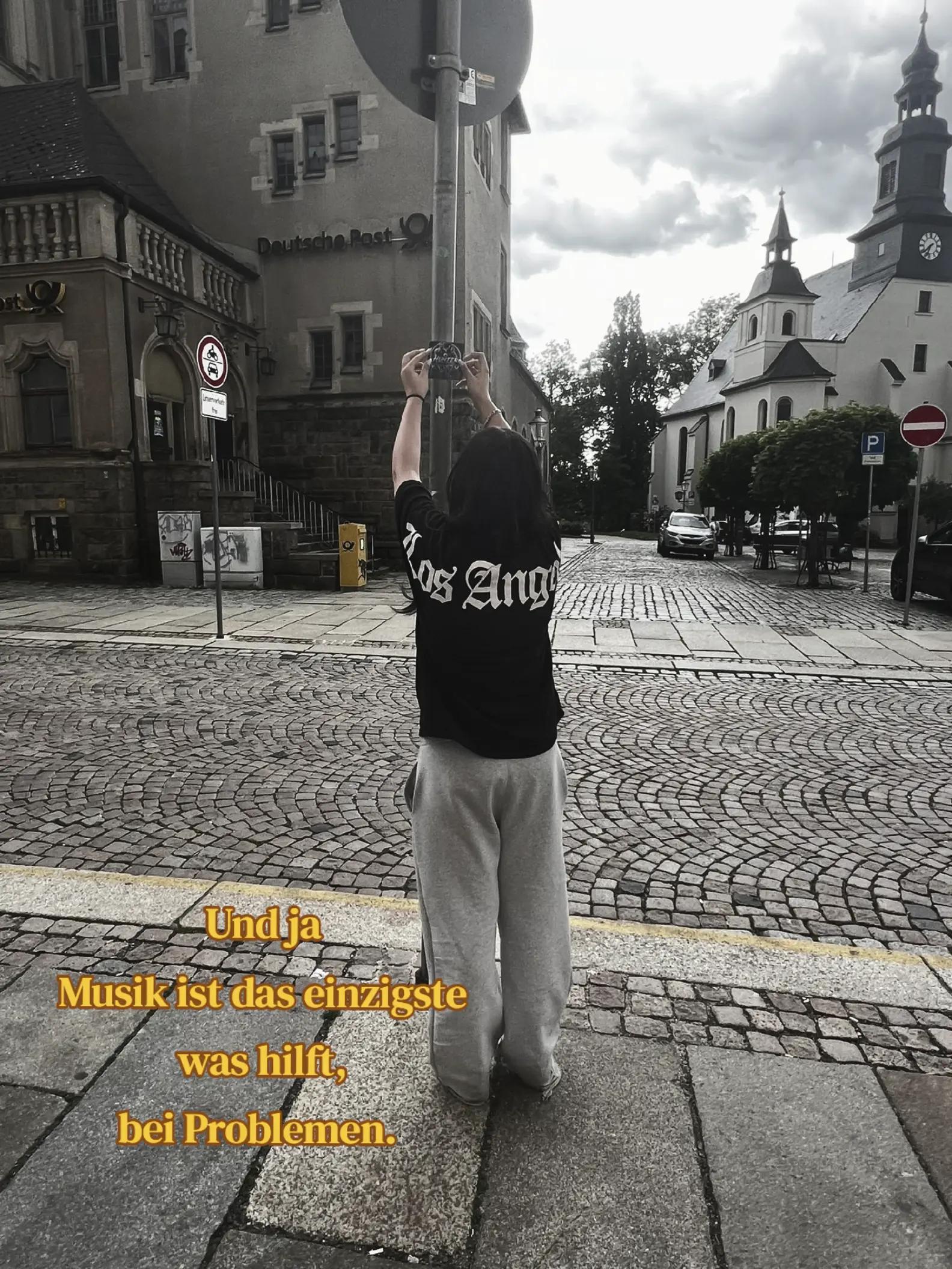 @𝑆𝑡𝑒𝑙𝑙𝑎