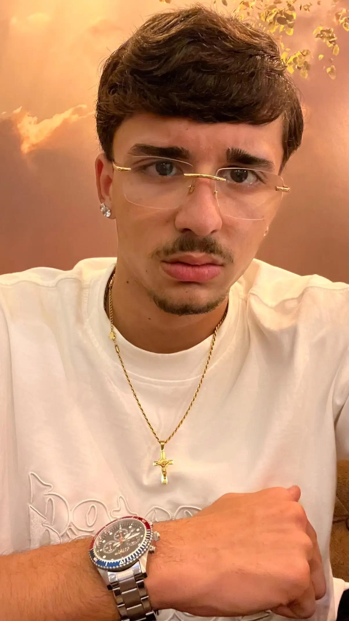 @4🧱