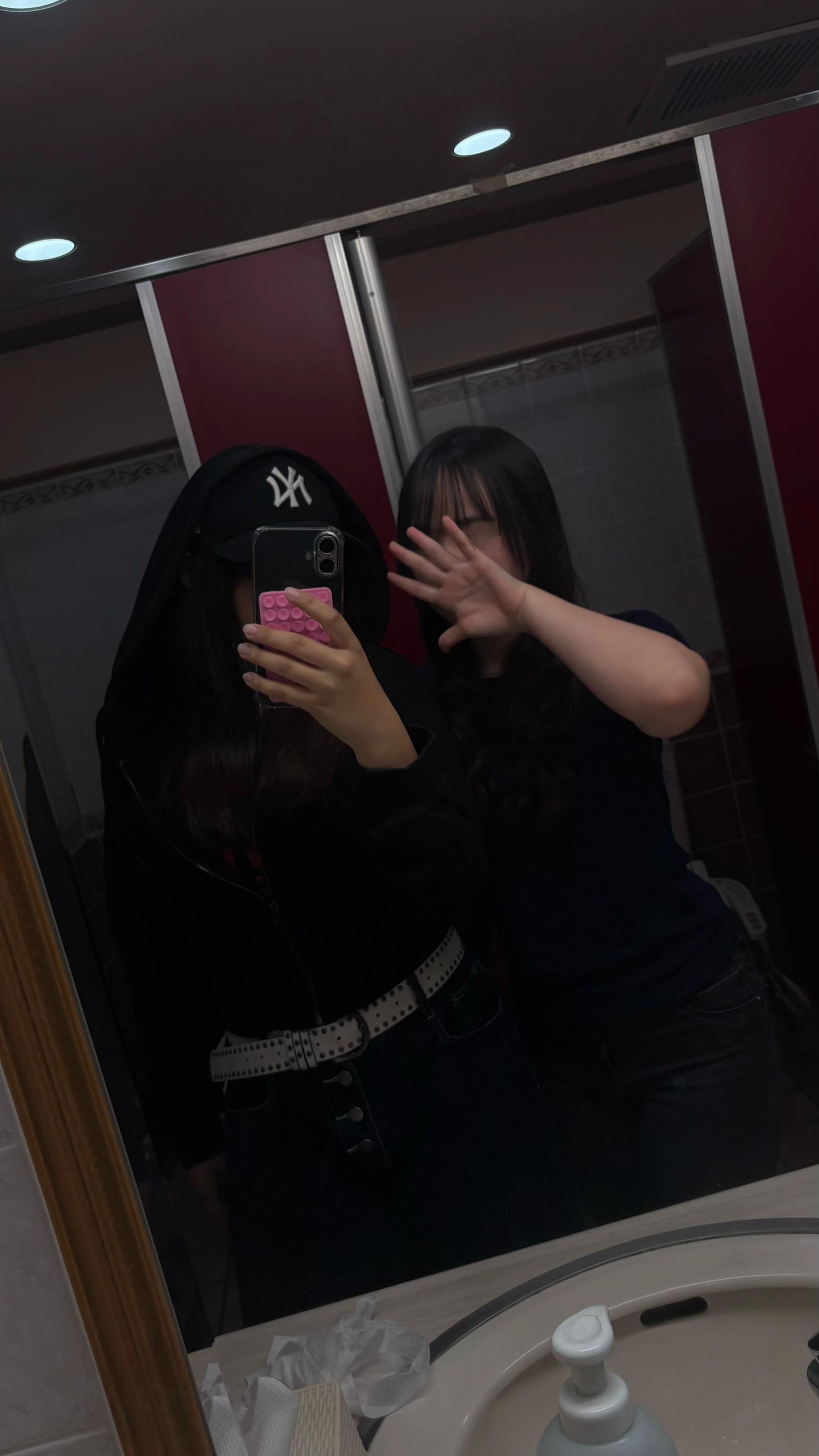 @rne1l_