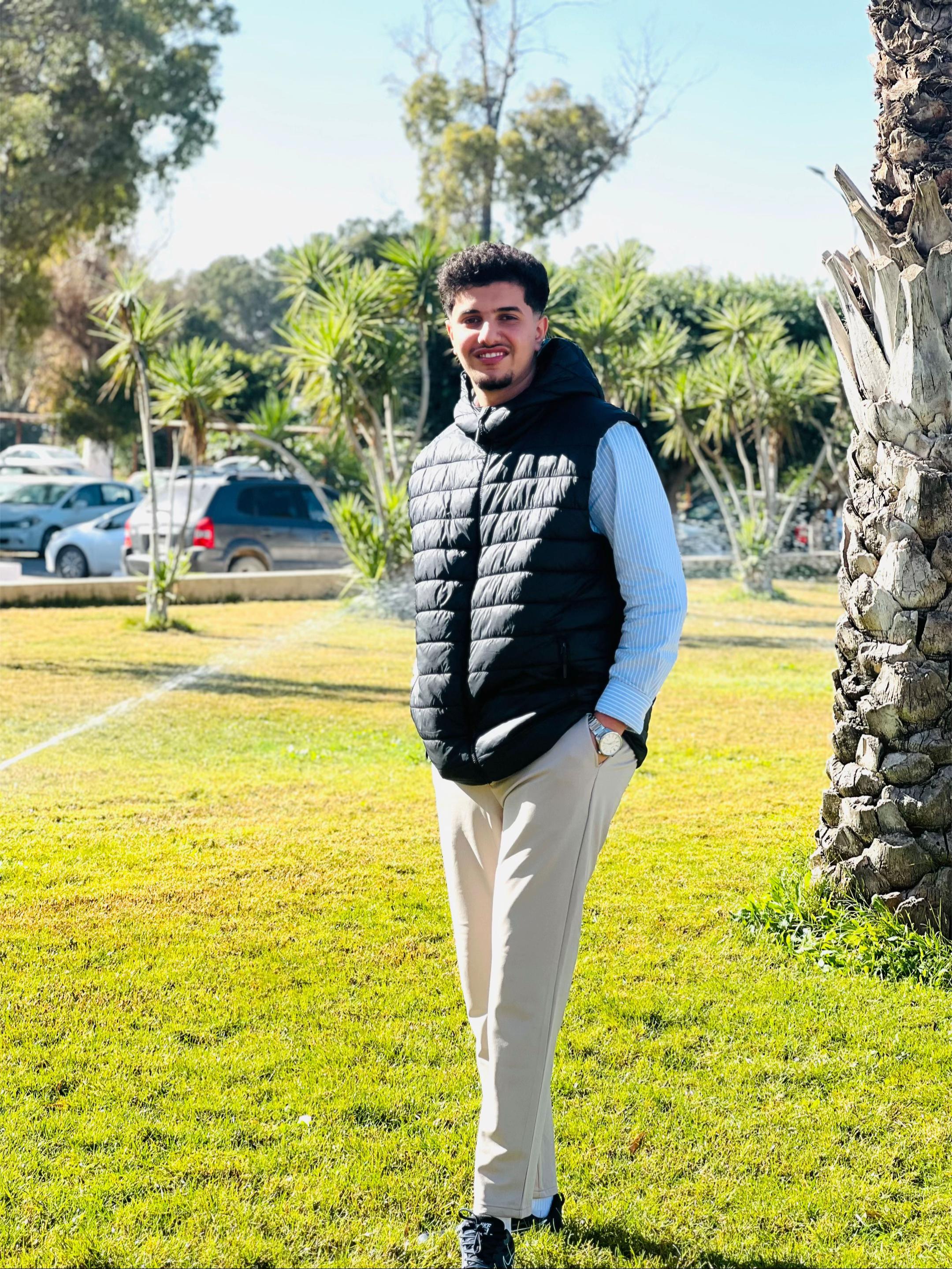 @عبدالمهيمن .