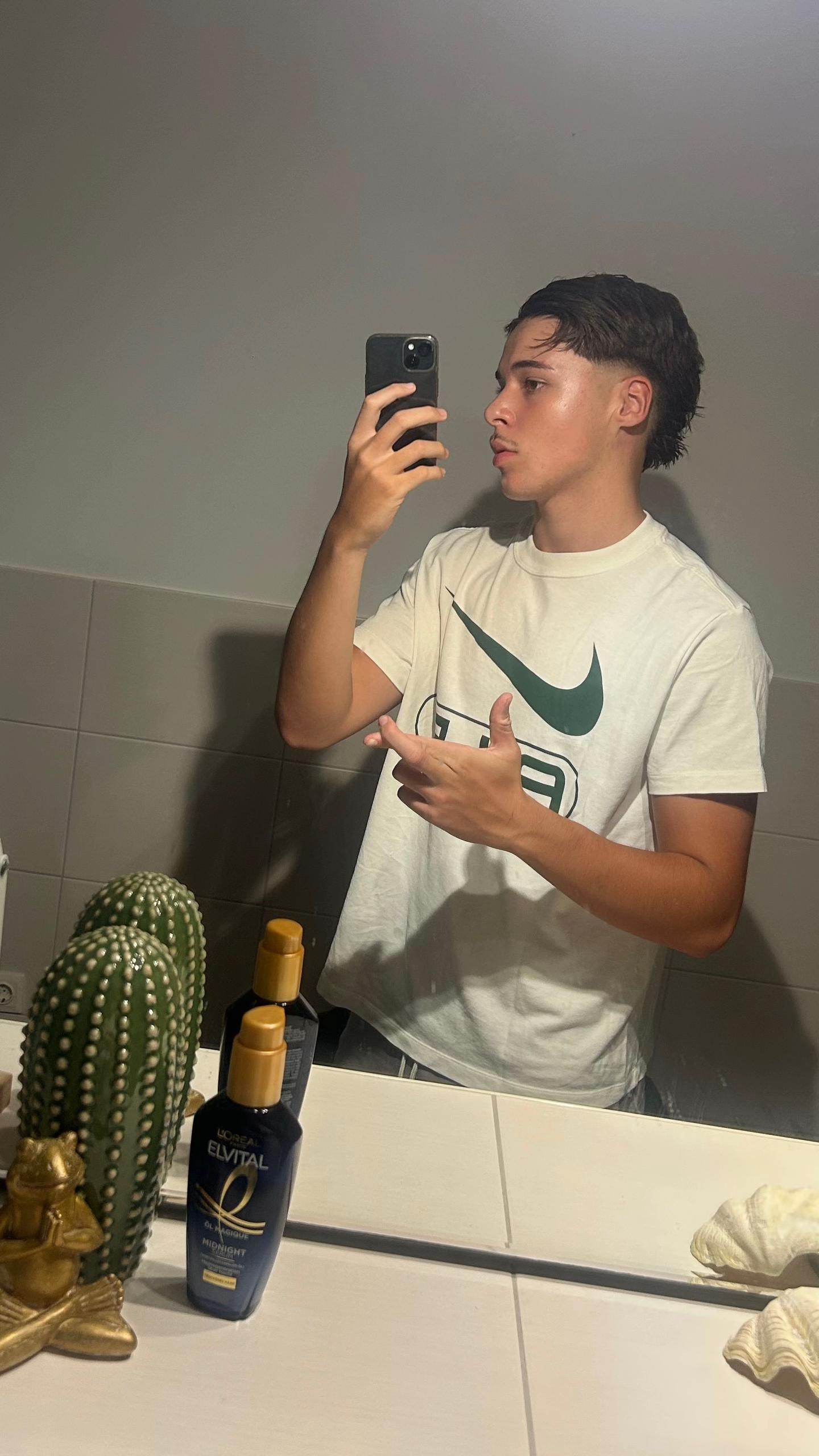 @ELIAS