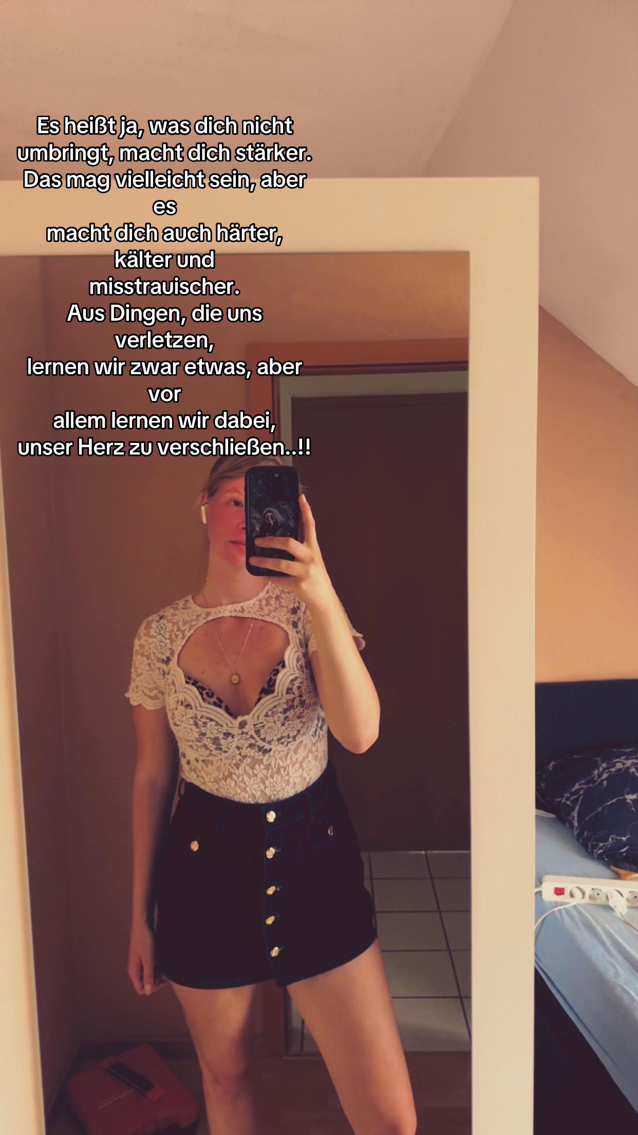 @Laura 🖤 🧸