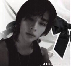 @ੈ✩‧₊˚현진이바이어스ੈ✩‧₊˚