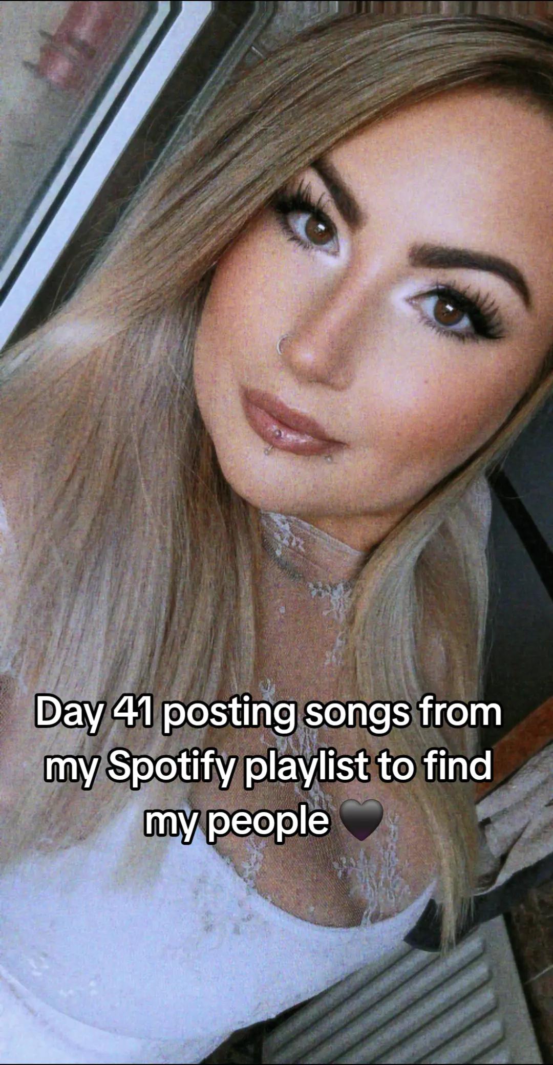 @🎙🦊𝕯𝖊𝖊🦊🎙