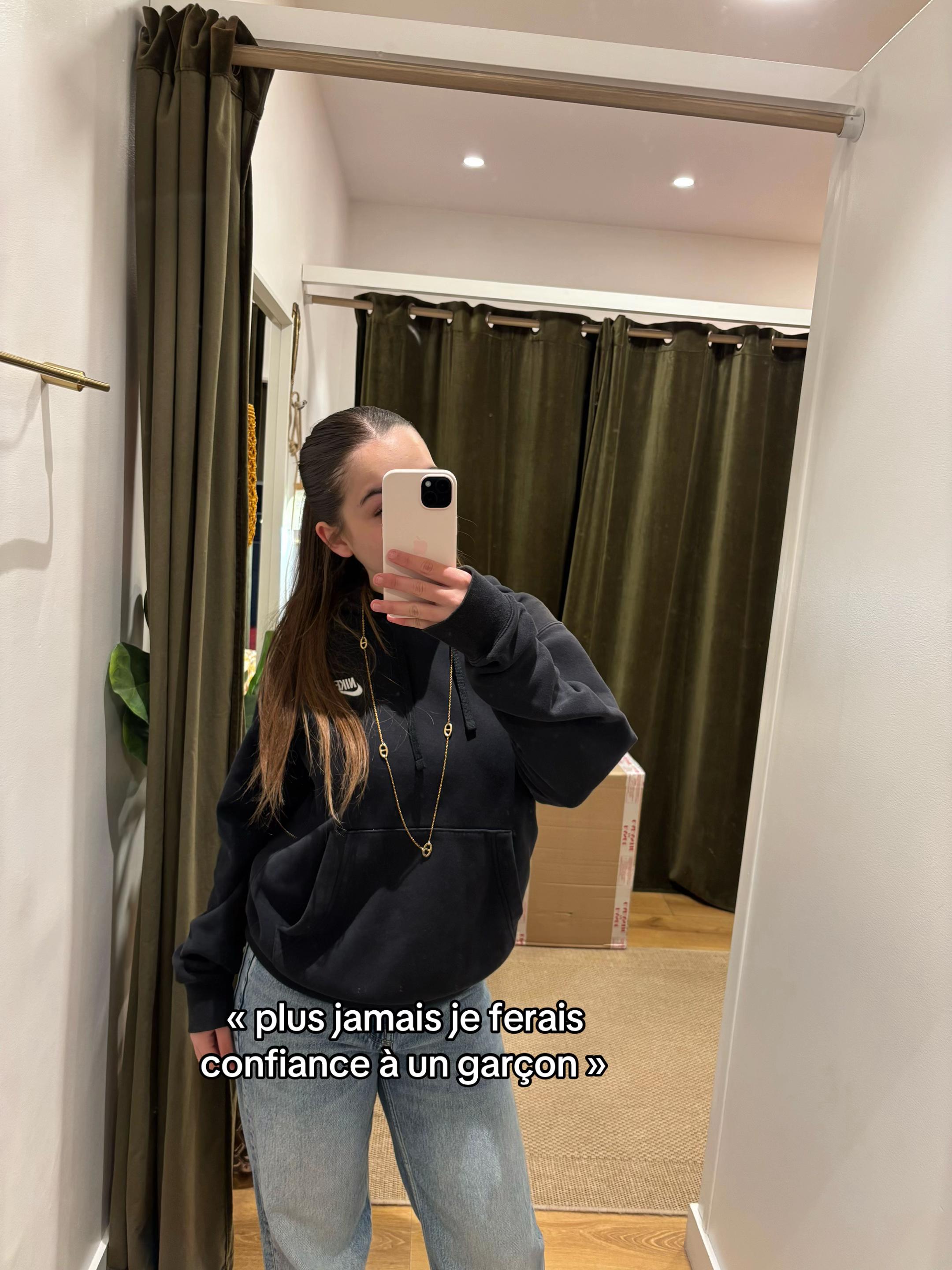@𝐄𝐥𝐨𝐫𝐚