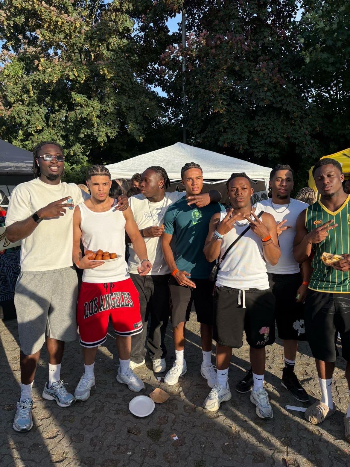 @Drew🇬🇭