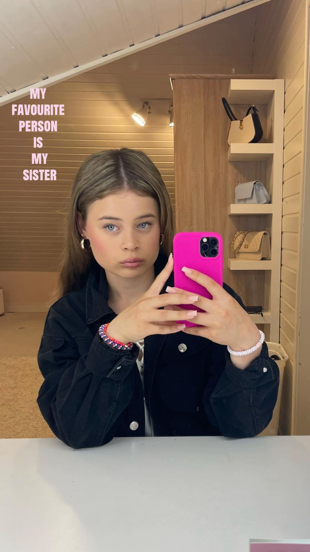 @Sophia🌟