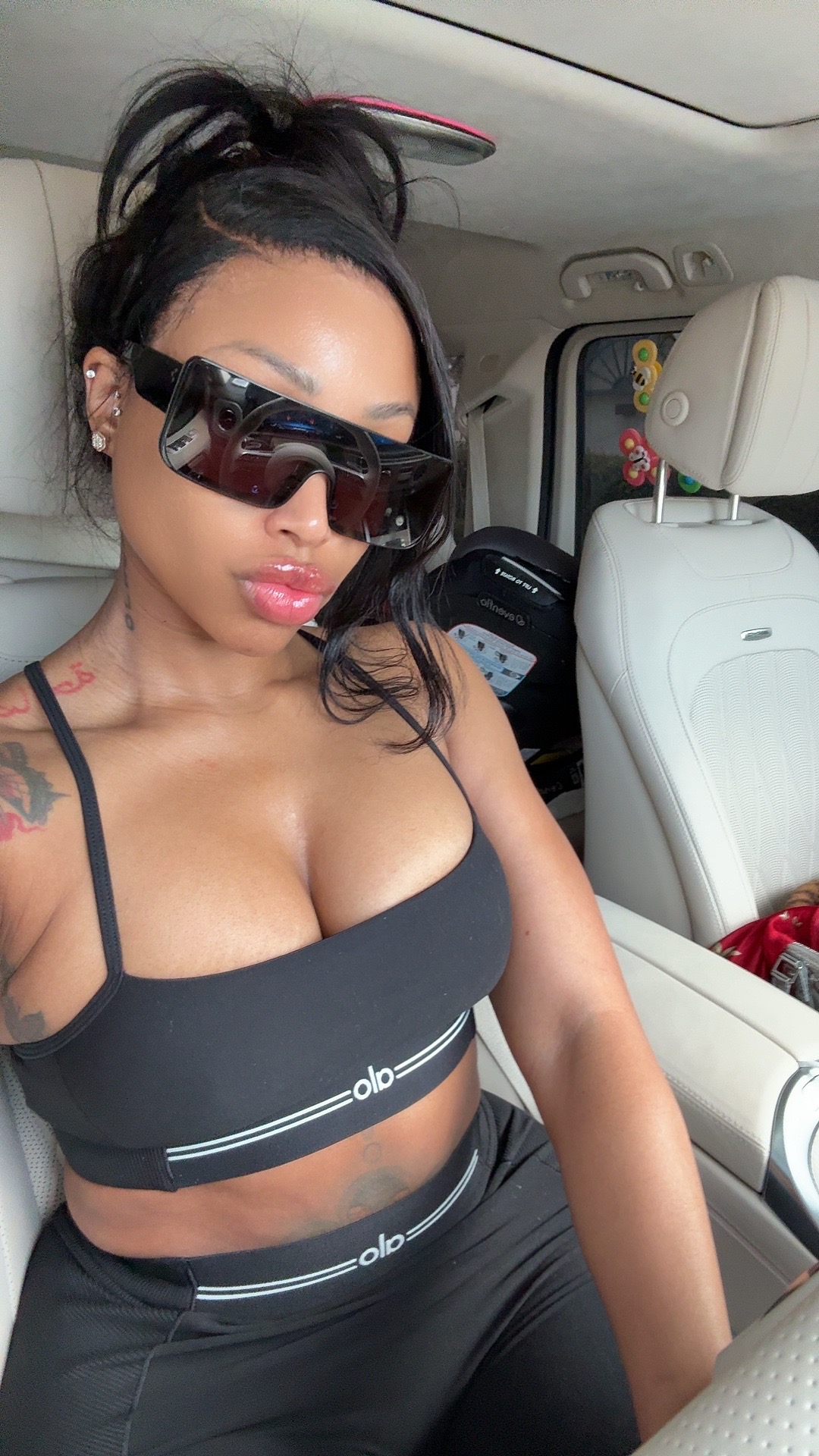 @Rashida Nicole🖤