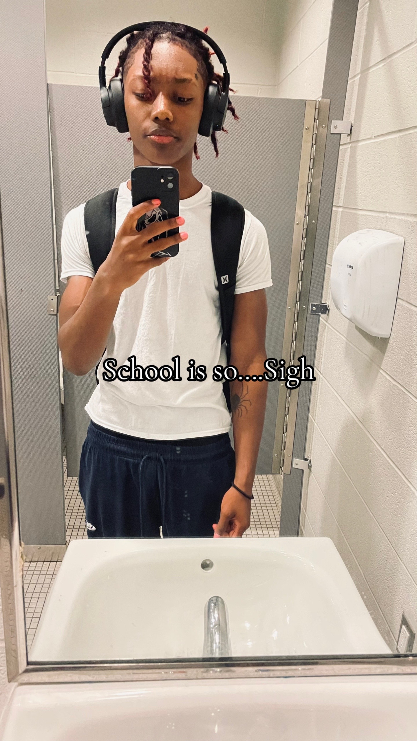 @⃟