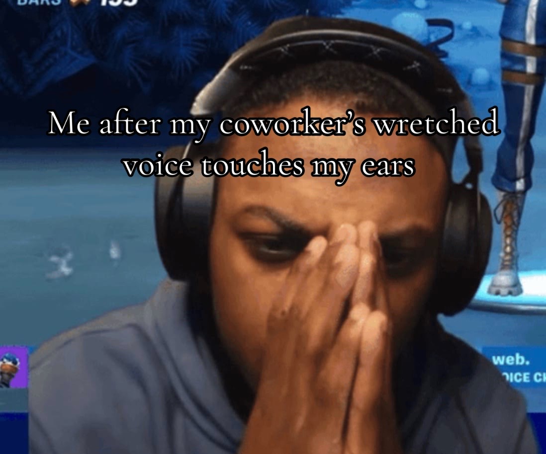 @Dee🧟♂️