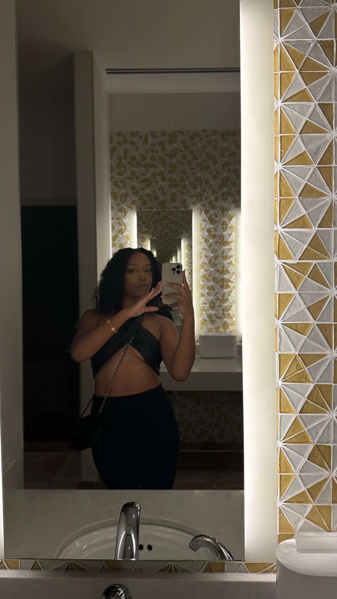 @𝑪𝒉𝒊𝒂𝒎𝒂𝒂𝑿
