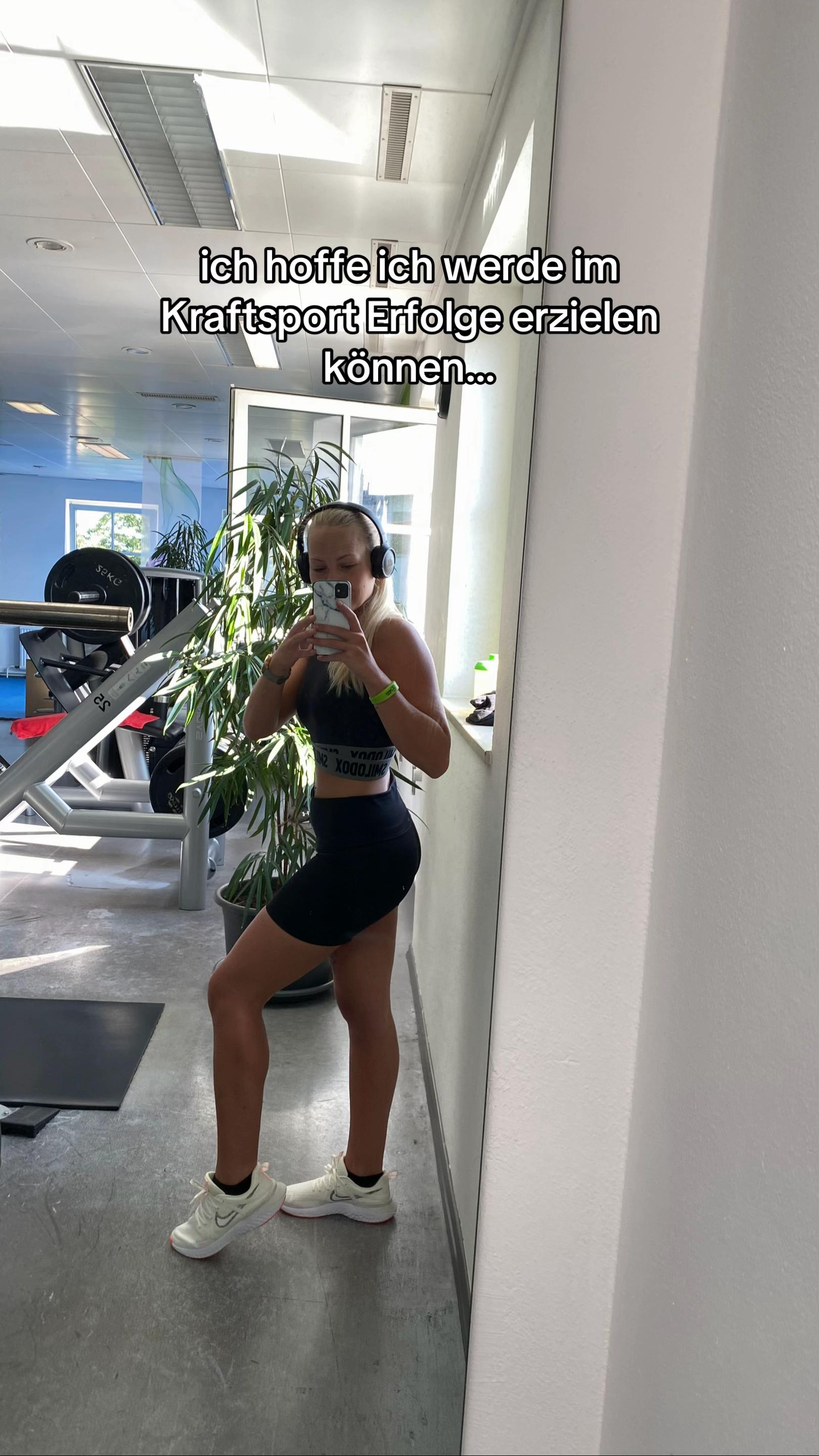 @thisisanni_💋
