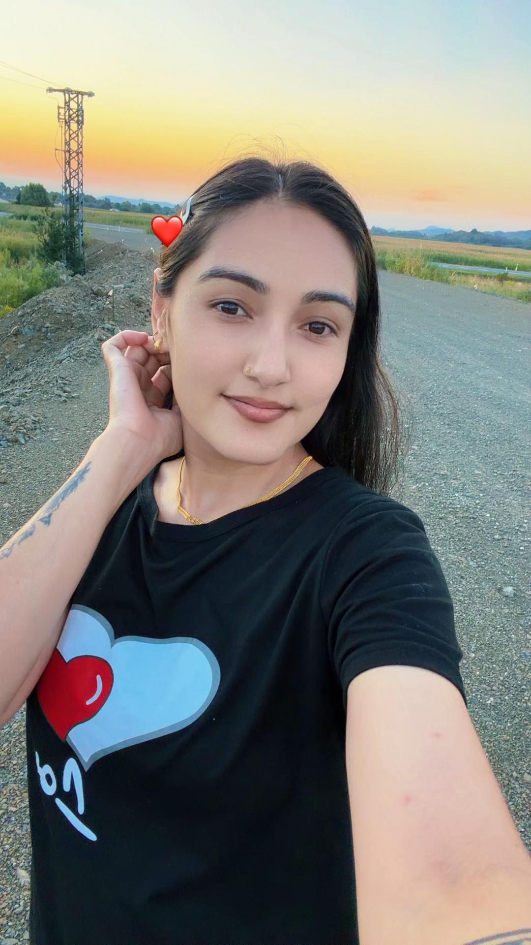 @Rojina.khatri๐ฉโค๏ธ๐๐จ๐ญ๐ท