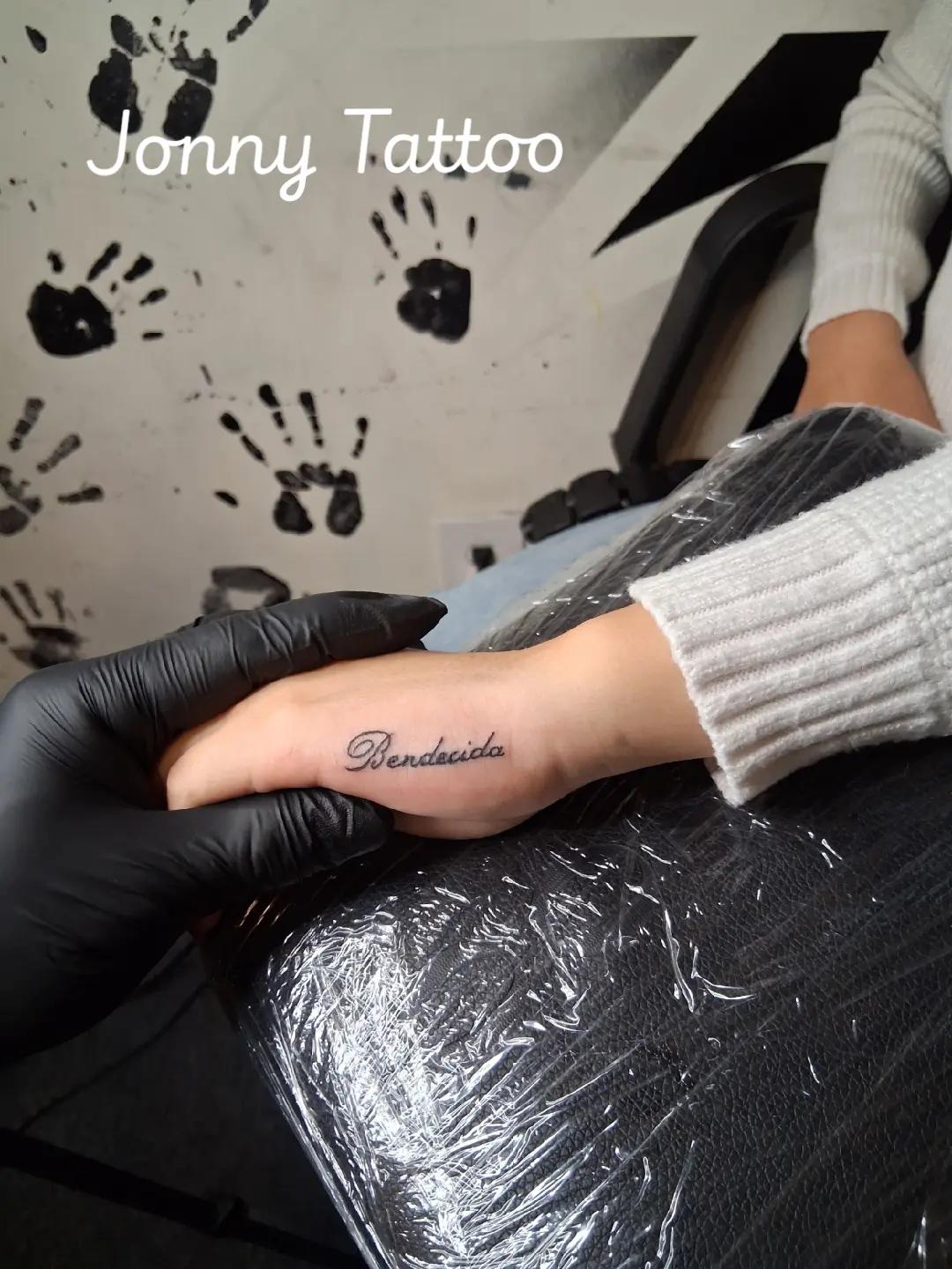 @JONNY TATTOO