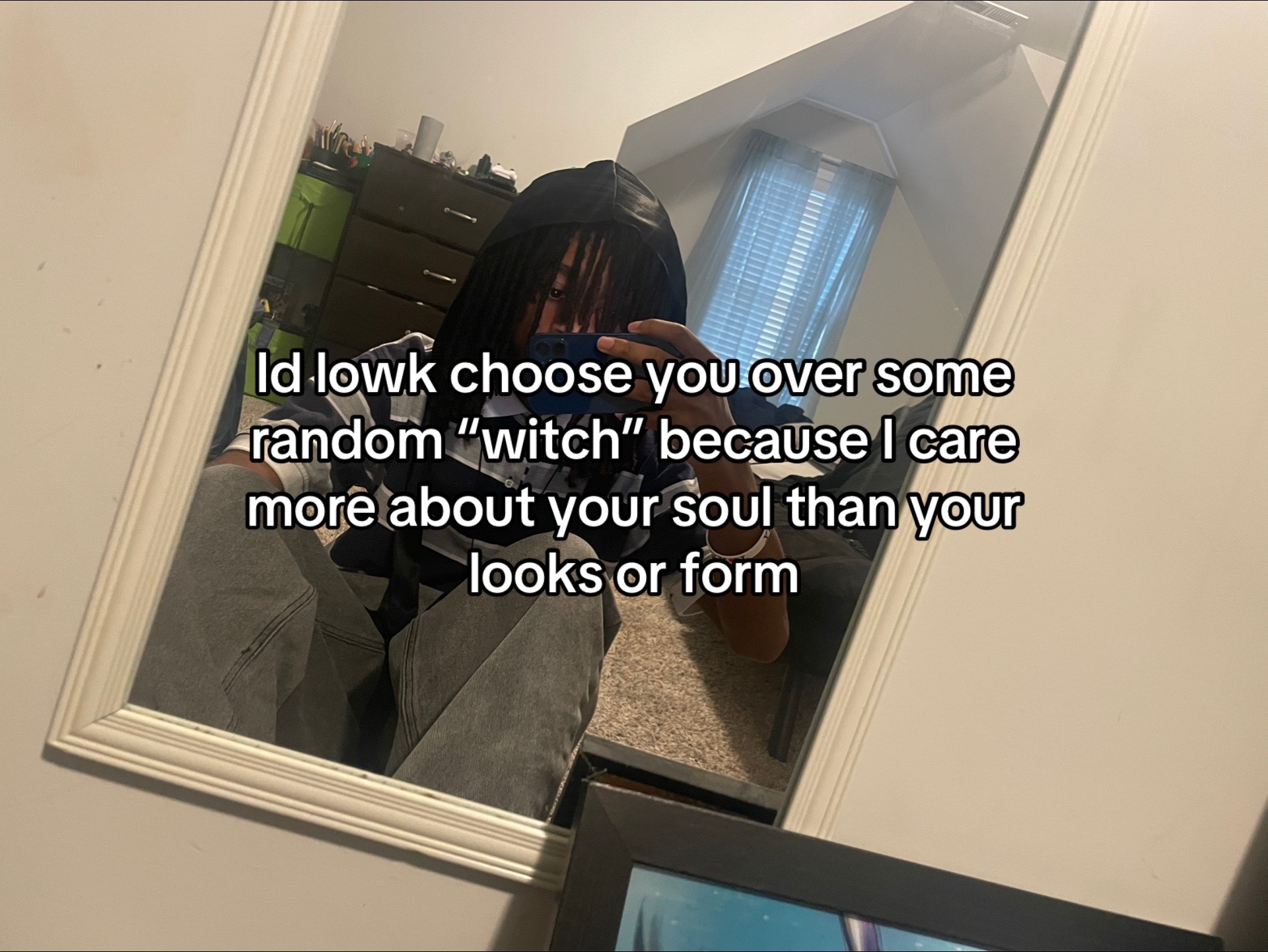 @🀥