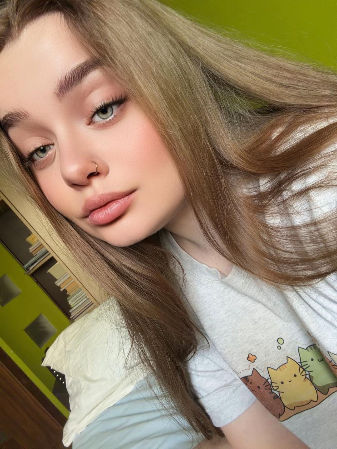 @Annafoxsz