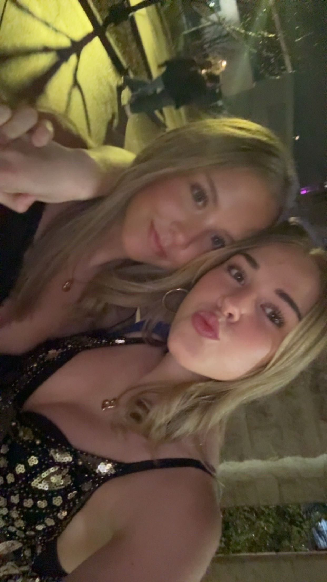 @Annie🥳