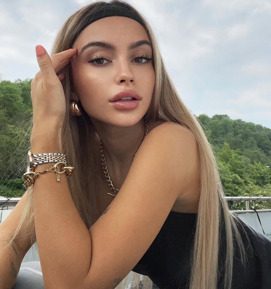 @𝗡𝗲𝗵𝗶𝗿𝗶𝗻 𝗥𝘂𝗷𝘂💄