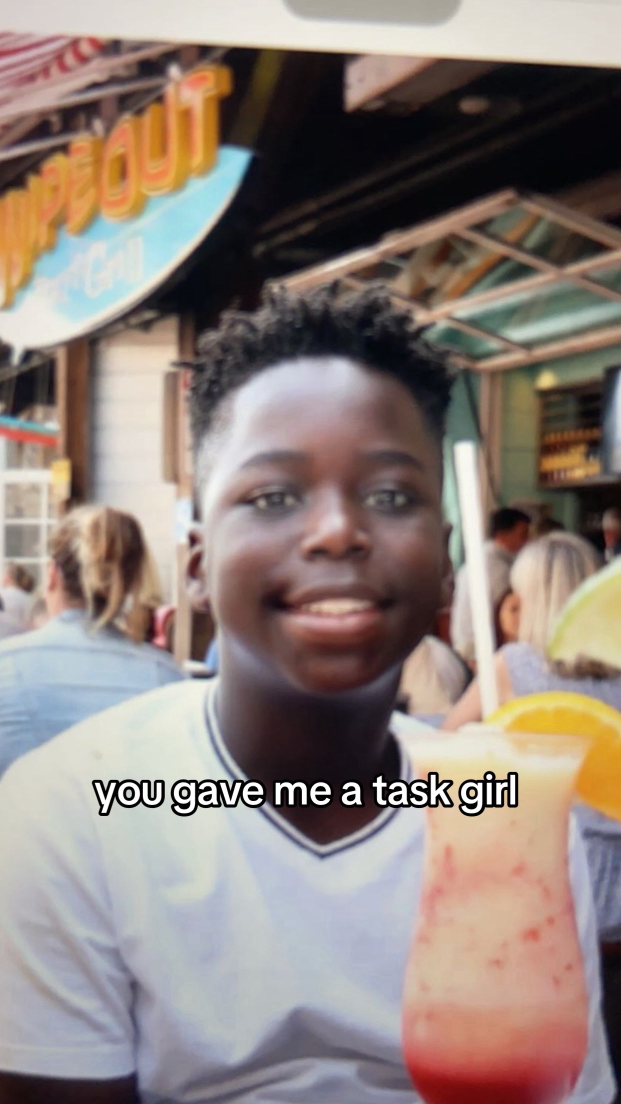 @Dee🌟