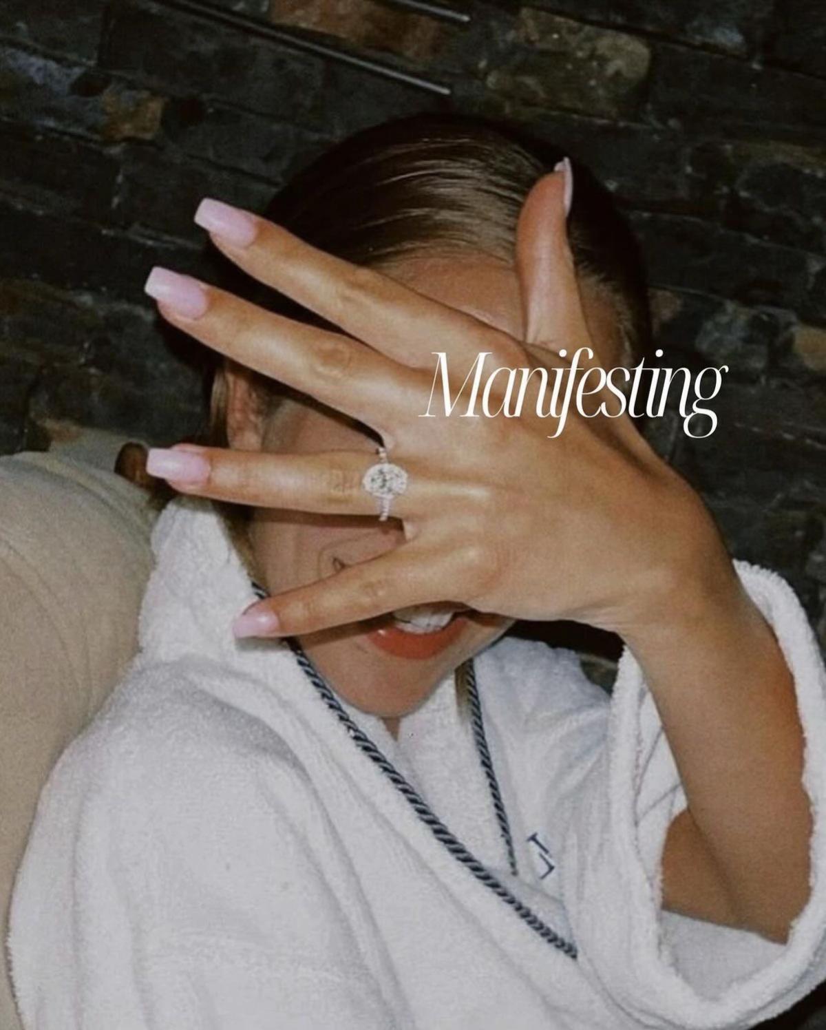 @𝒱