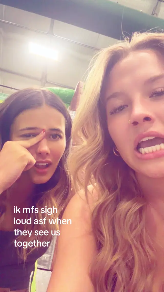@.kenziemerollin