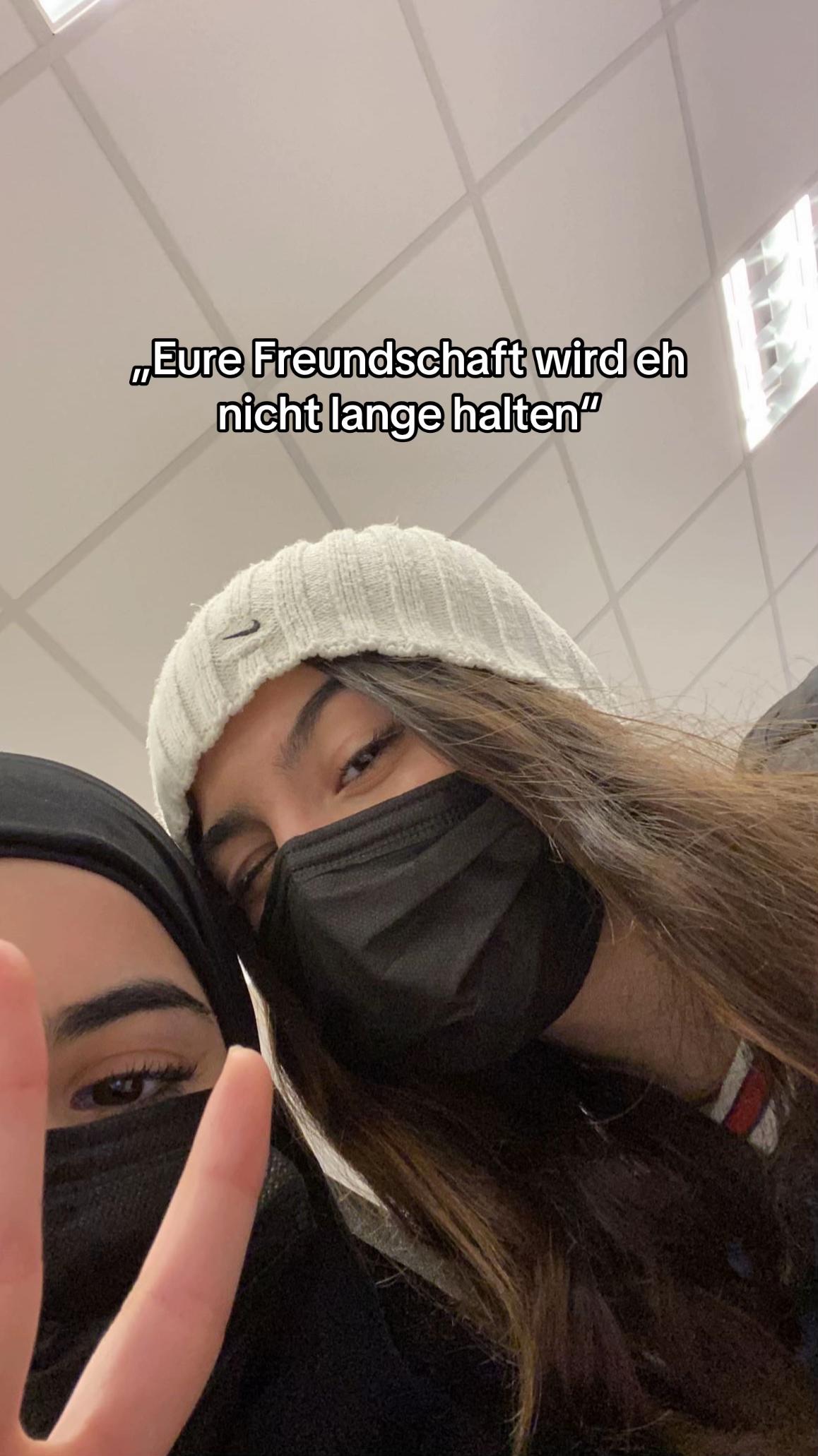 @H E L &Icirc; N