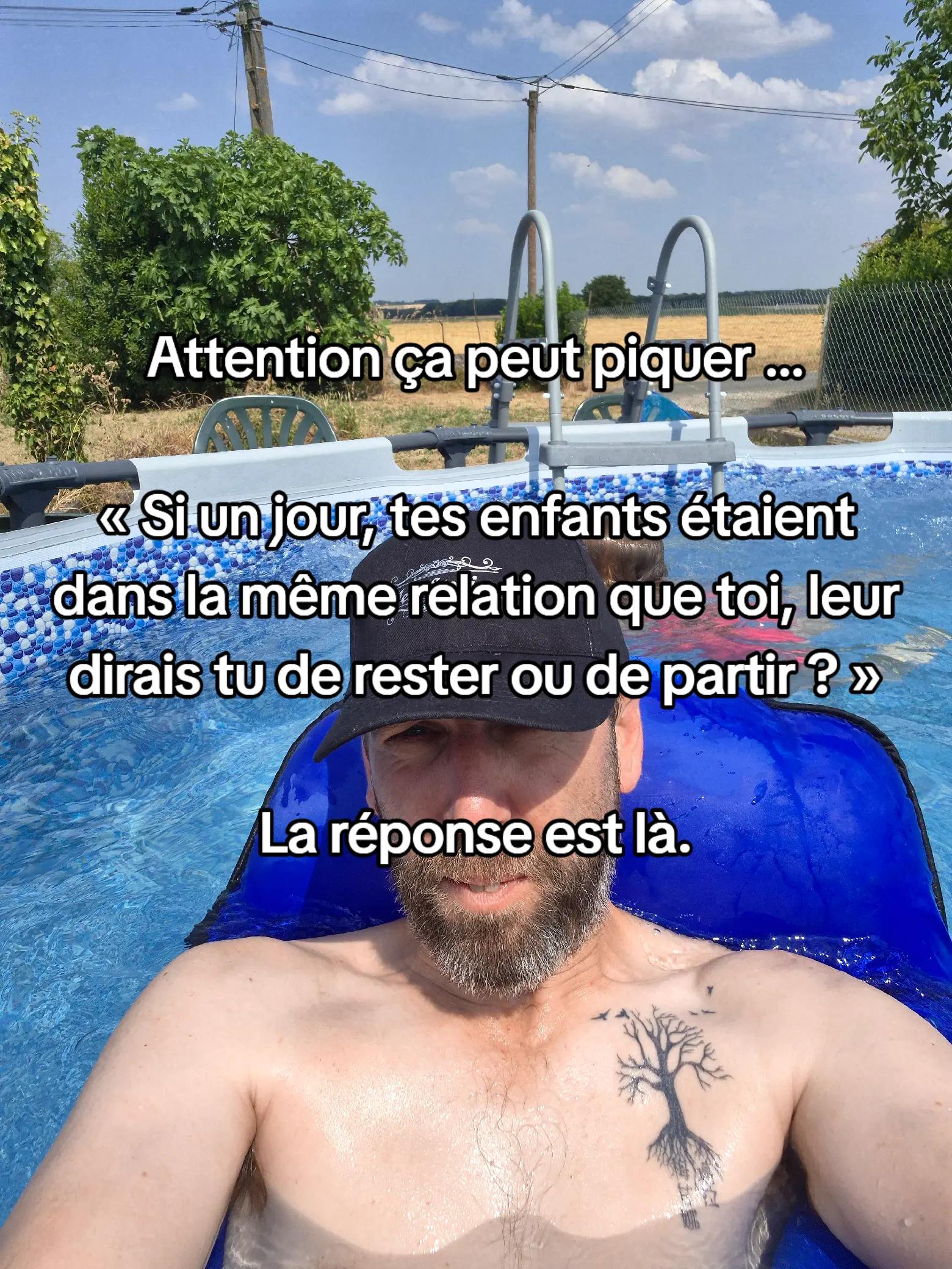 @un homme debout