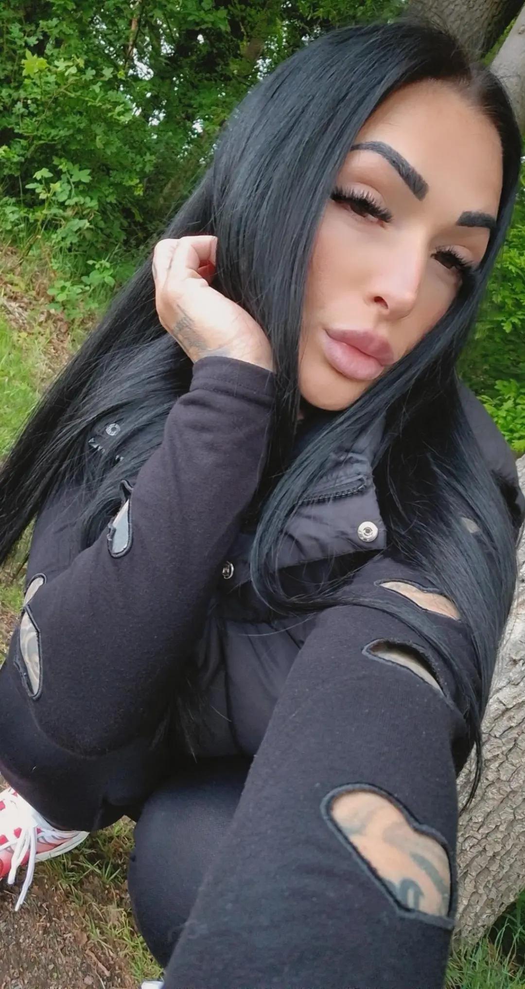 @Beniken93