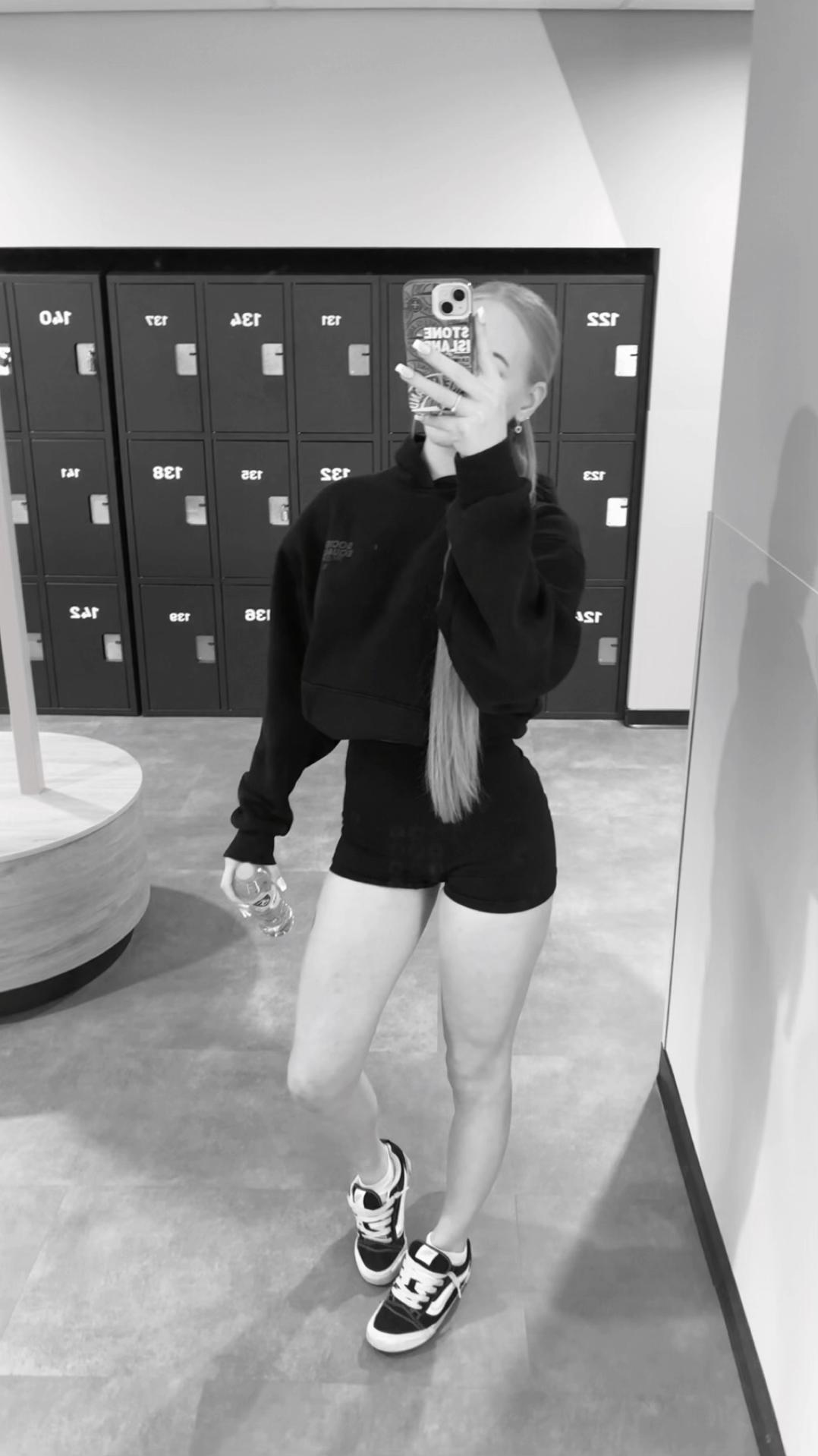 @𝓒.𝓶🎀