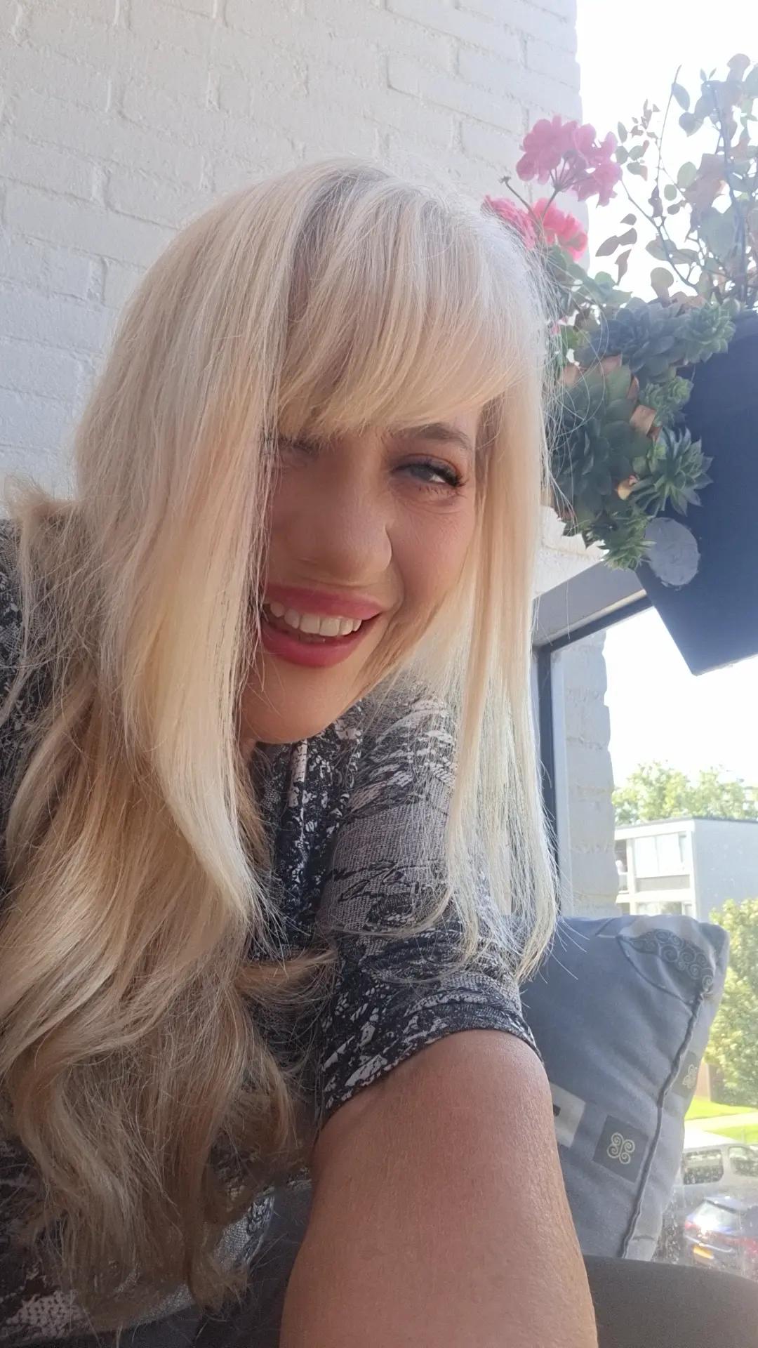 @Sara Policajka