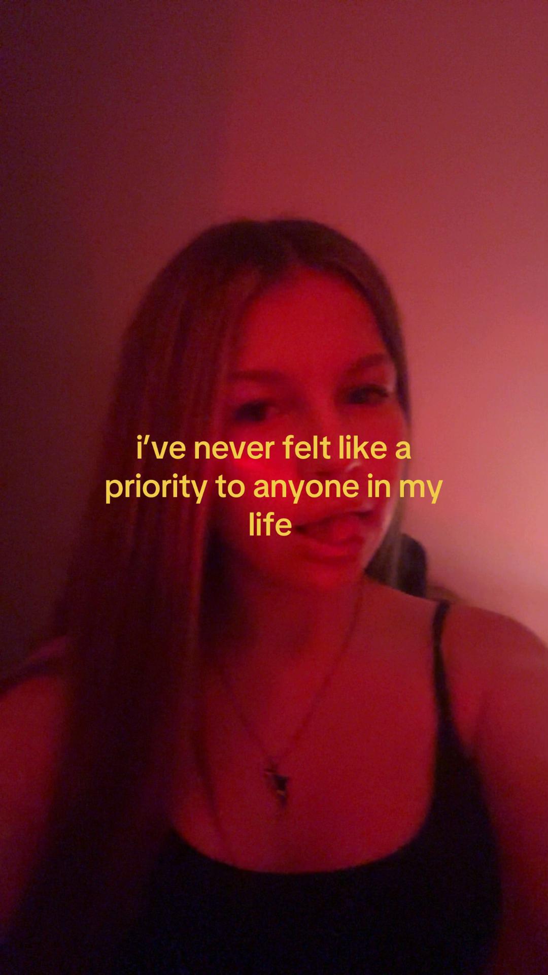 @ᵉᵛⁱᵉ💋