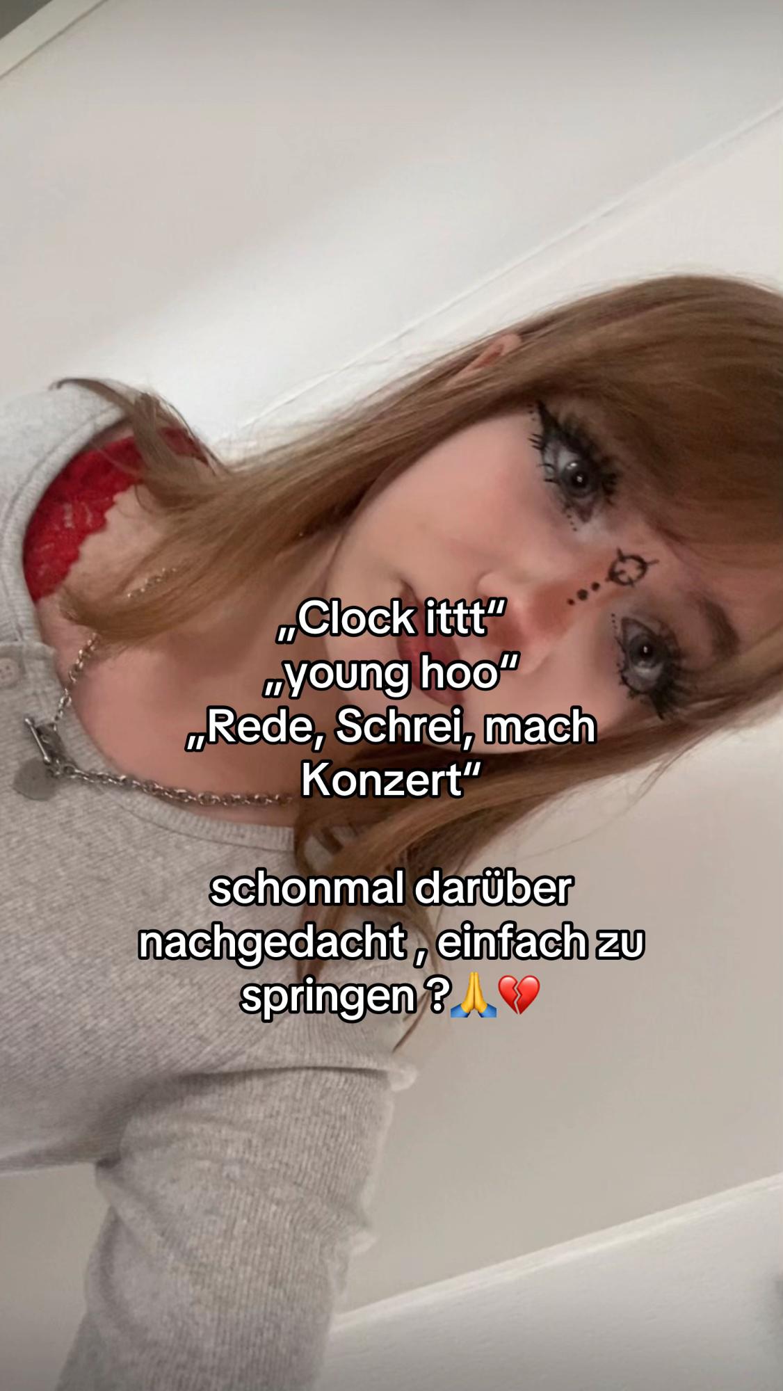 @FEMBOY GOONER ๏พ๐ถ