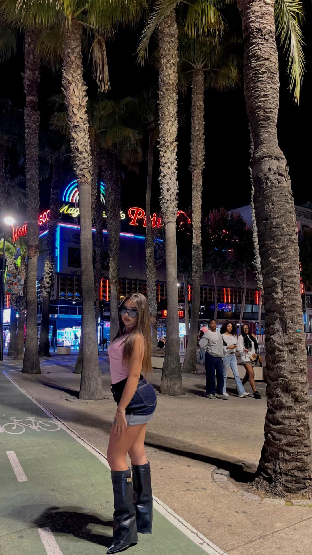 @𝓝.𝓖.𝟏𝟕