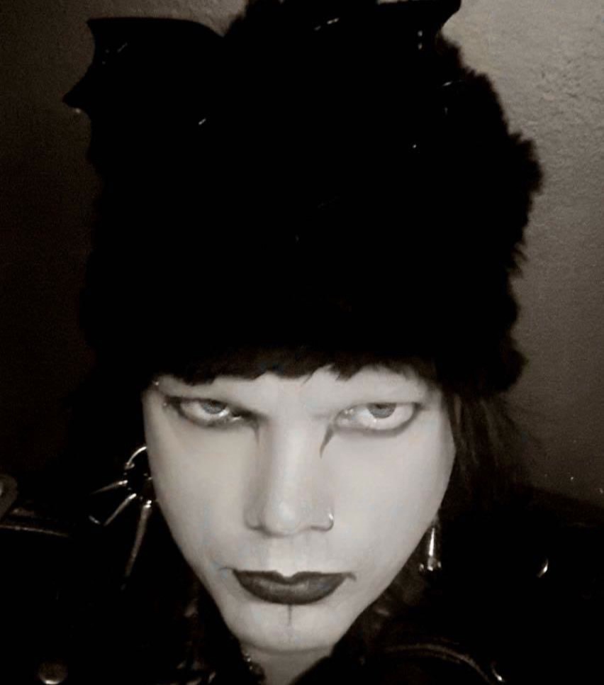 @Rickyovhell