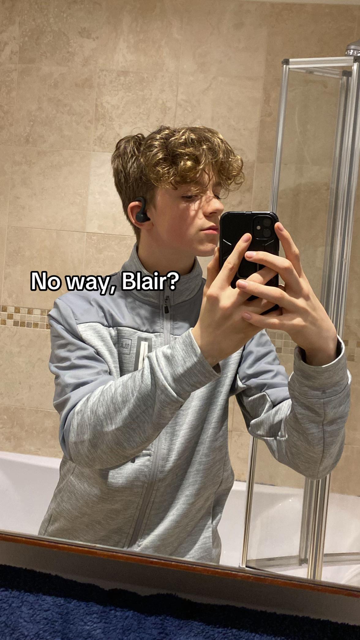 @️H