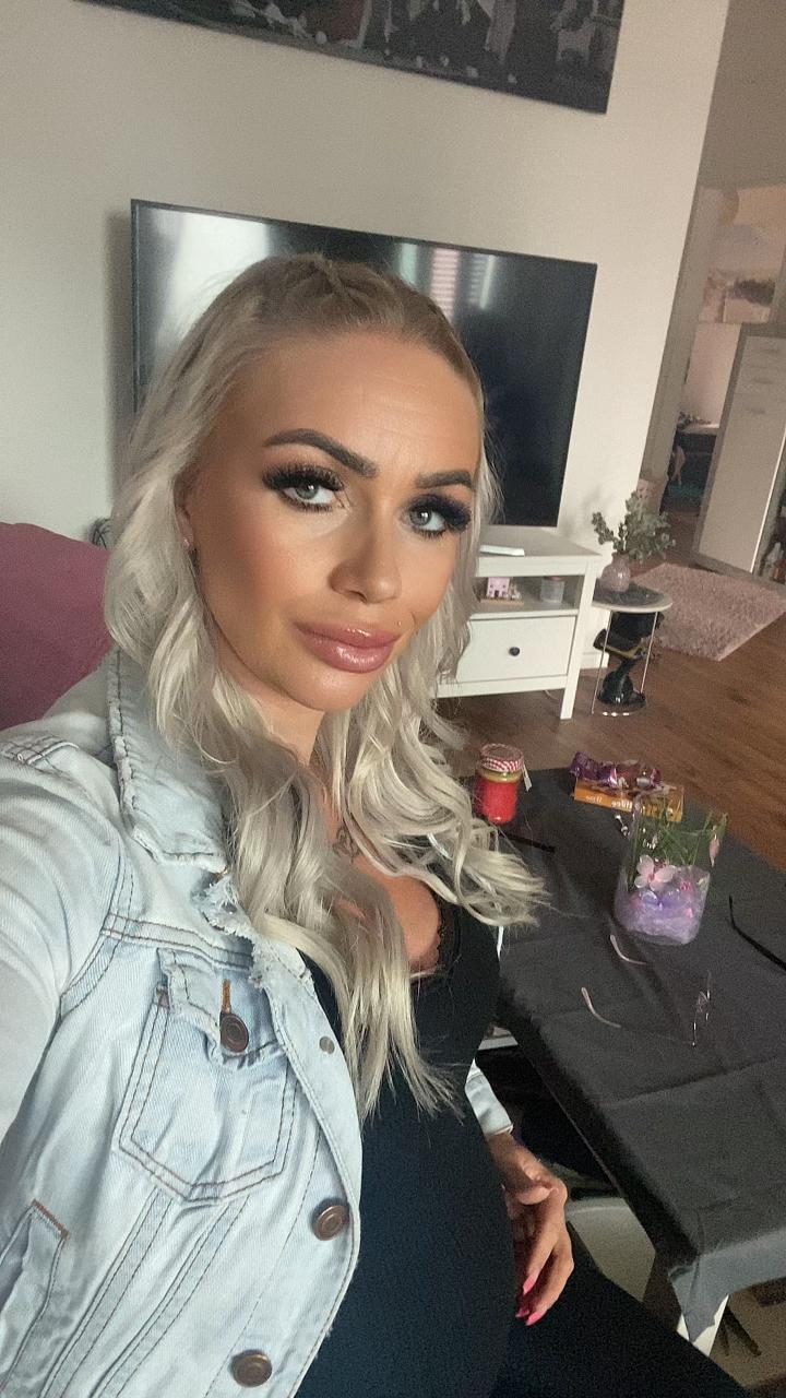 @Nini_one