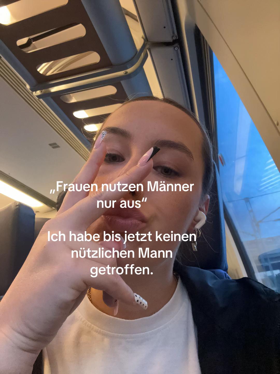 @𝐄 𝐋 𝐈 𝐒 𝐀🐚