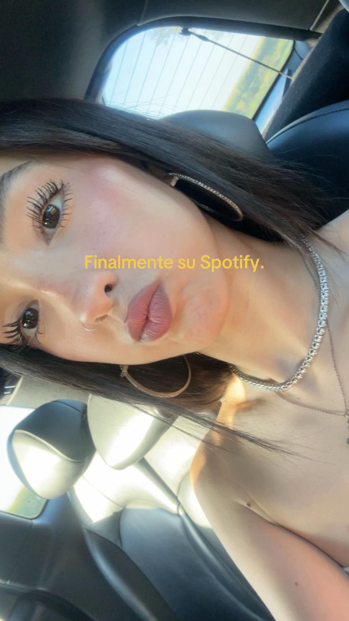 @Melany🌟